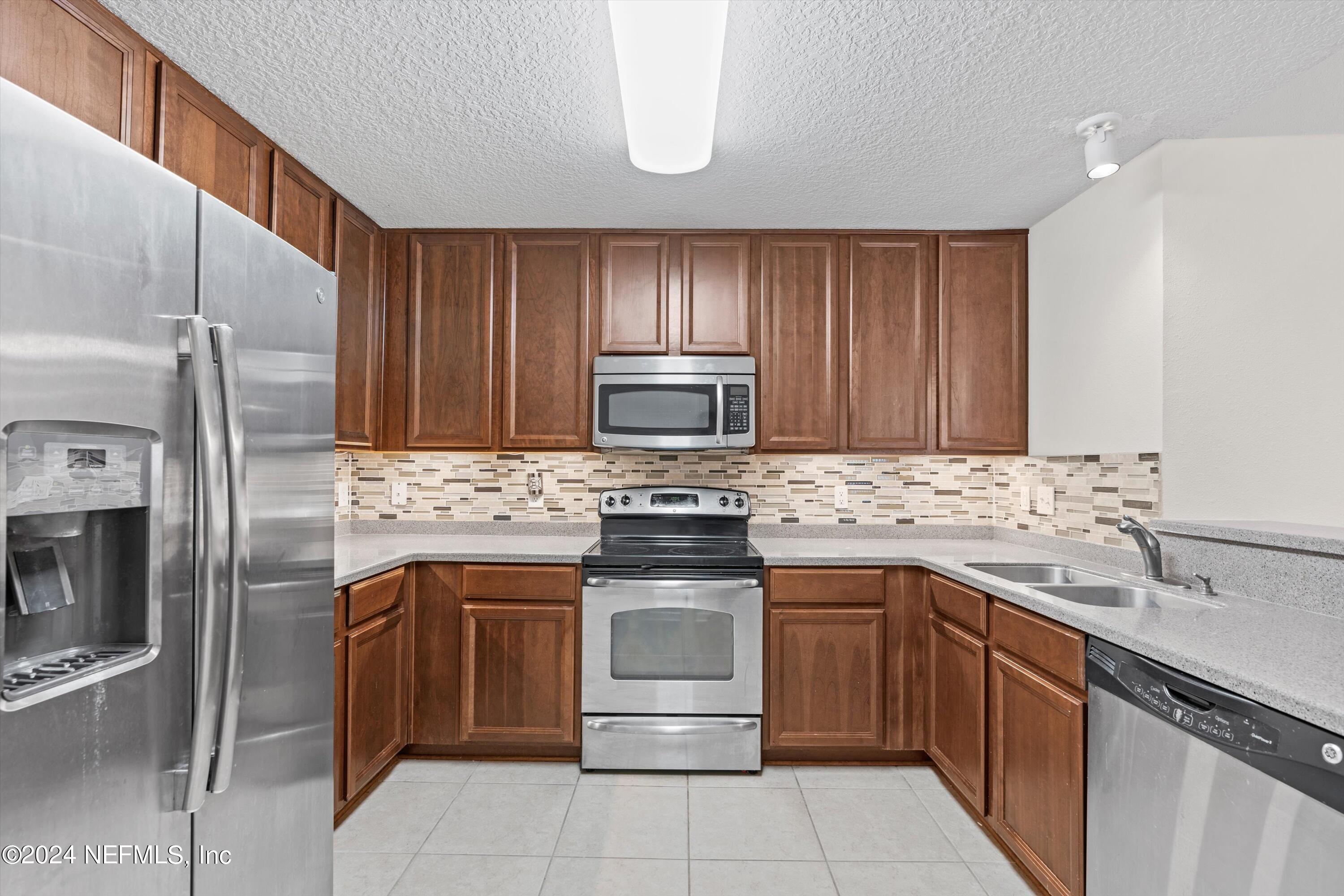 7062 SNOWY CANYON Drive, 105