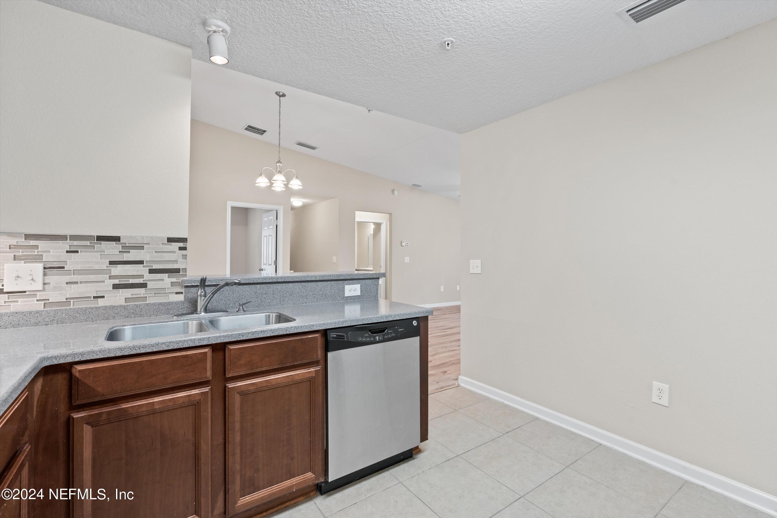 7062 SNOWY CANYON Drive, 105