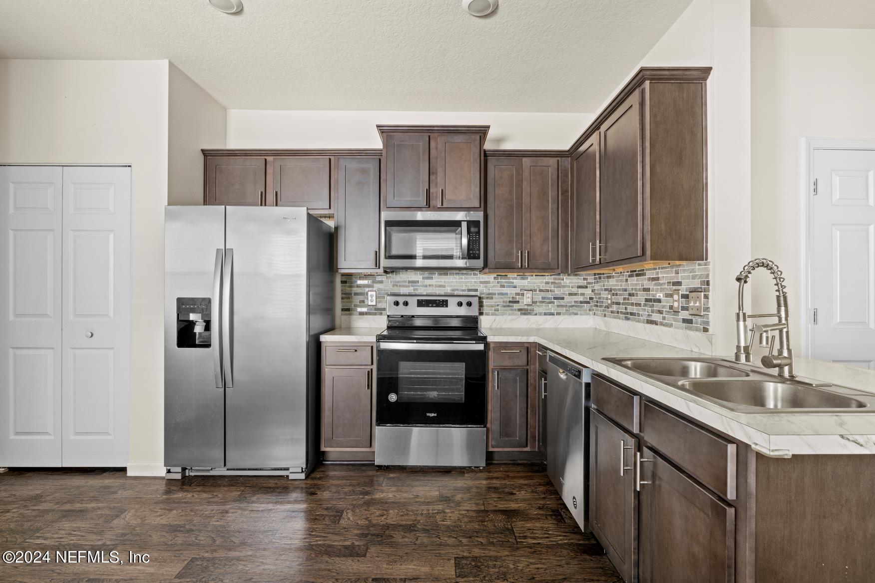 42 SCOTCH PEBBLE Drive