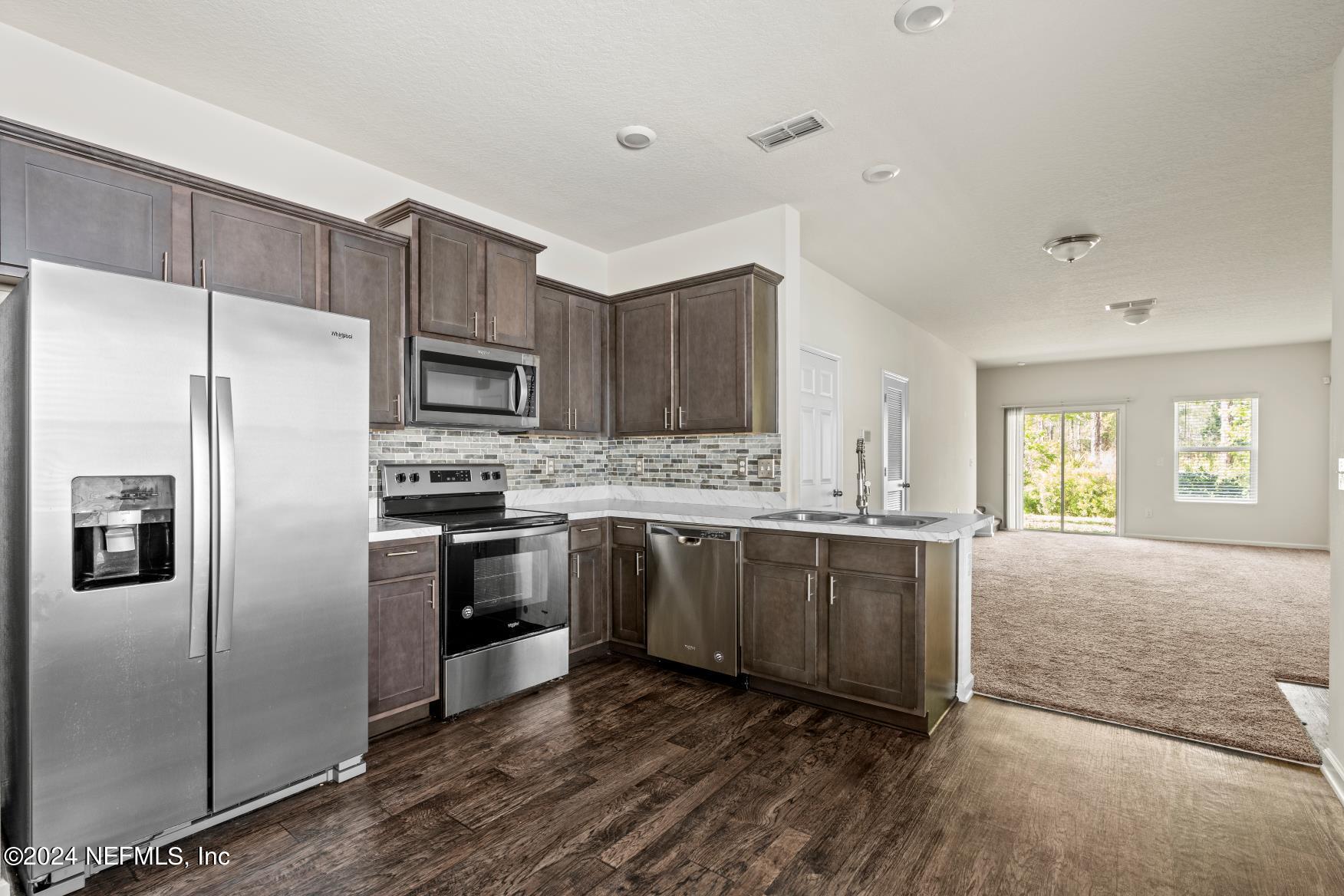 42 SCOTCH PEBBLE Drive