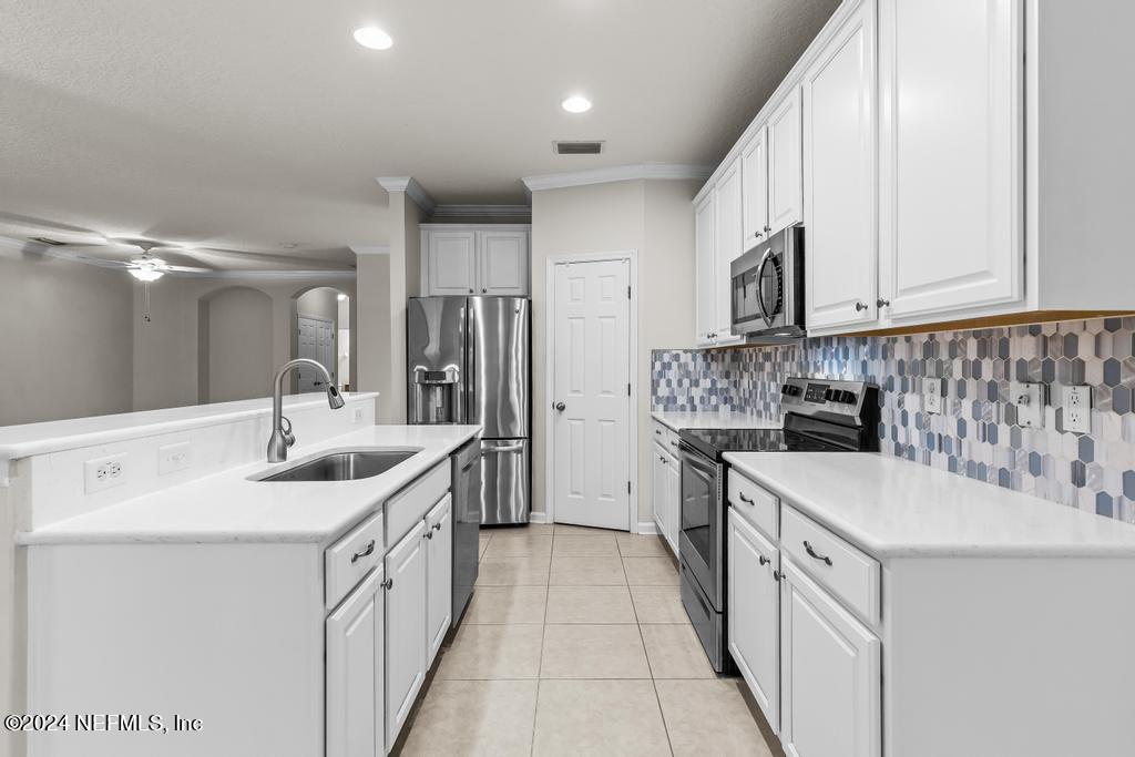 1592 CALMING WATER Drive