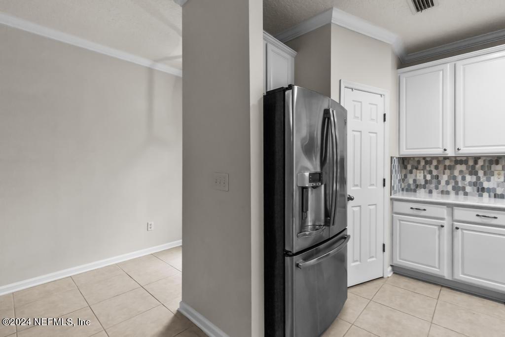 1592 CALMING WATER Drive