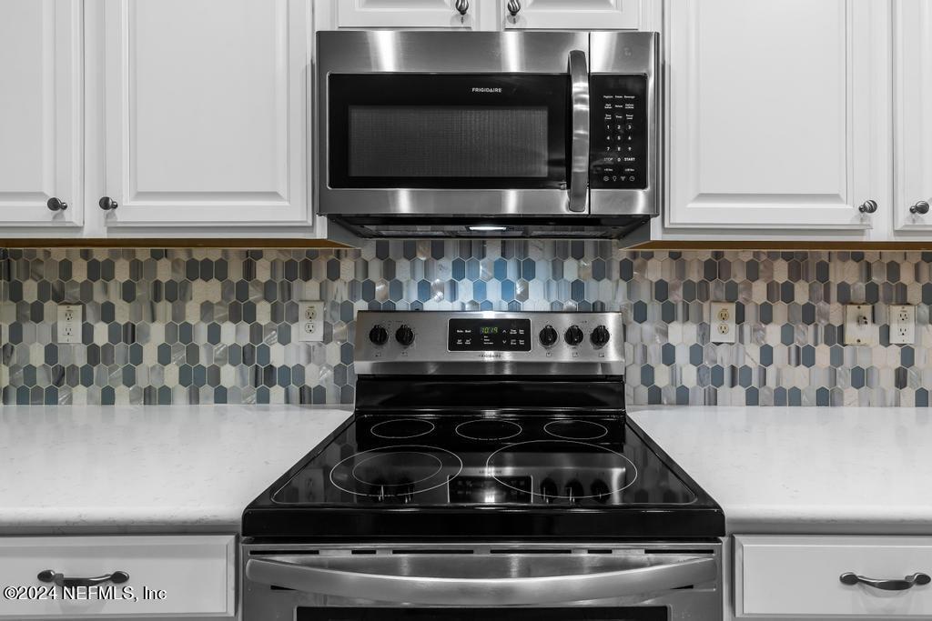 1592 CALMING WATER Drive