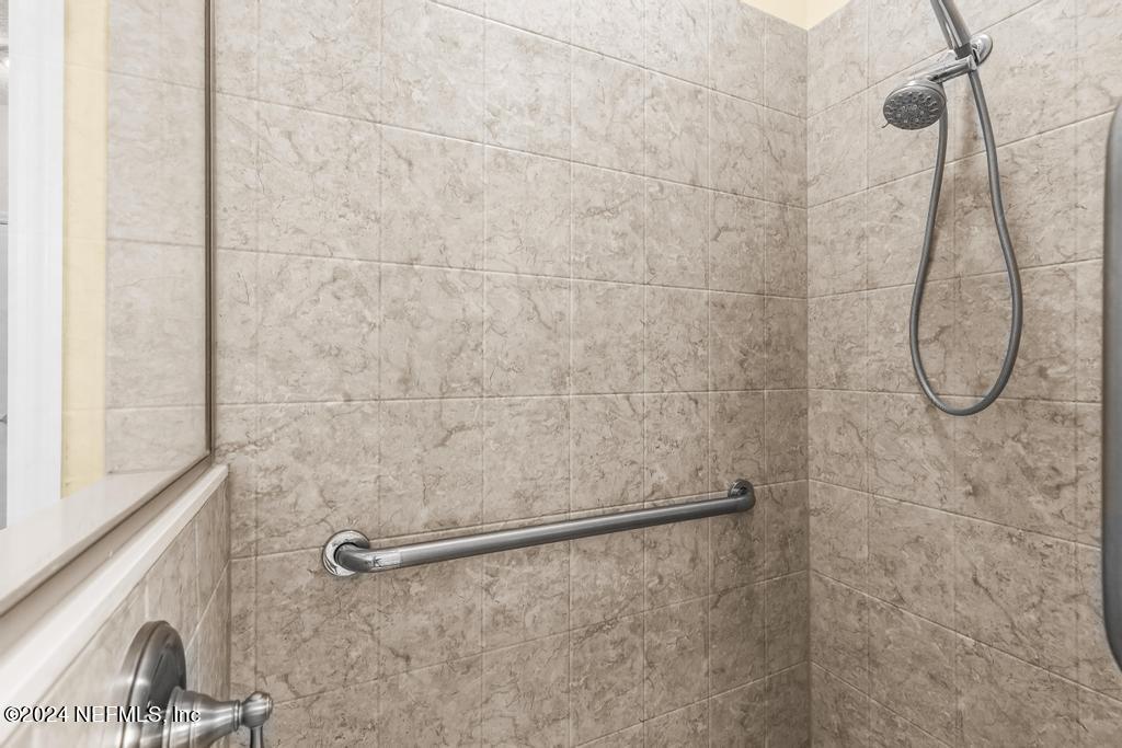 1592 CALMING WATER Drive