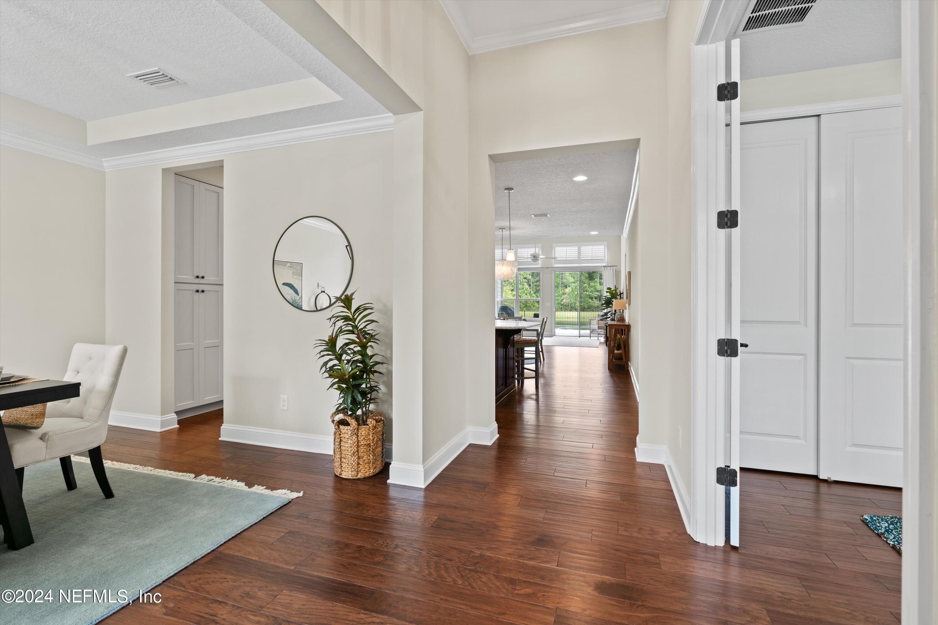 736 ASPEN LEAF Drive