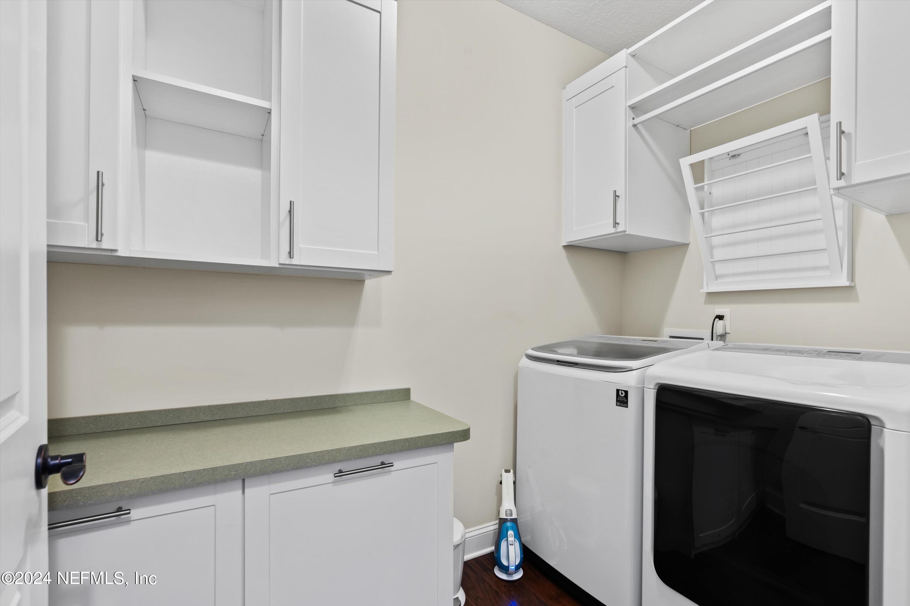 736 ASPEN LEAF Drive