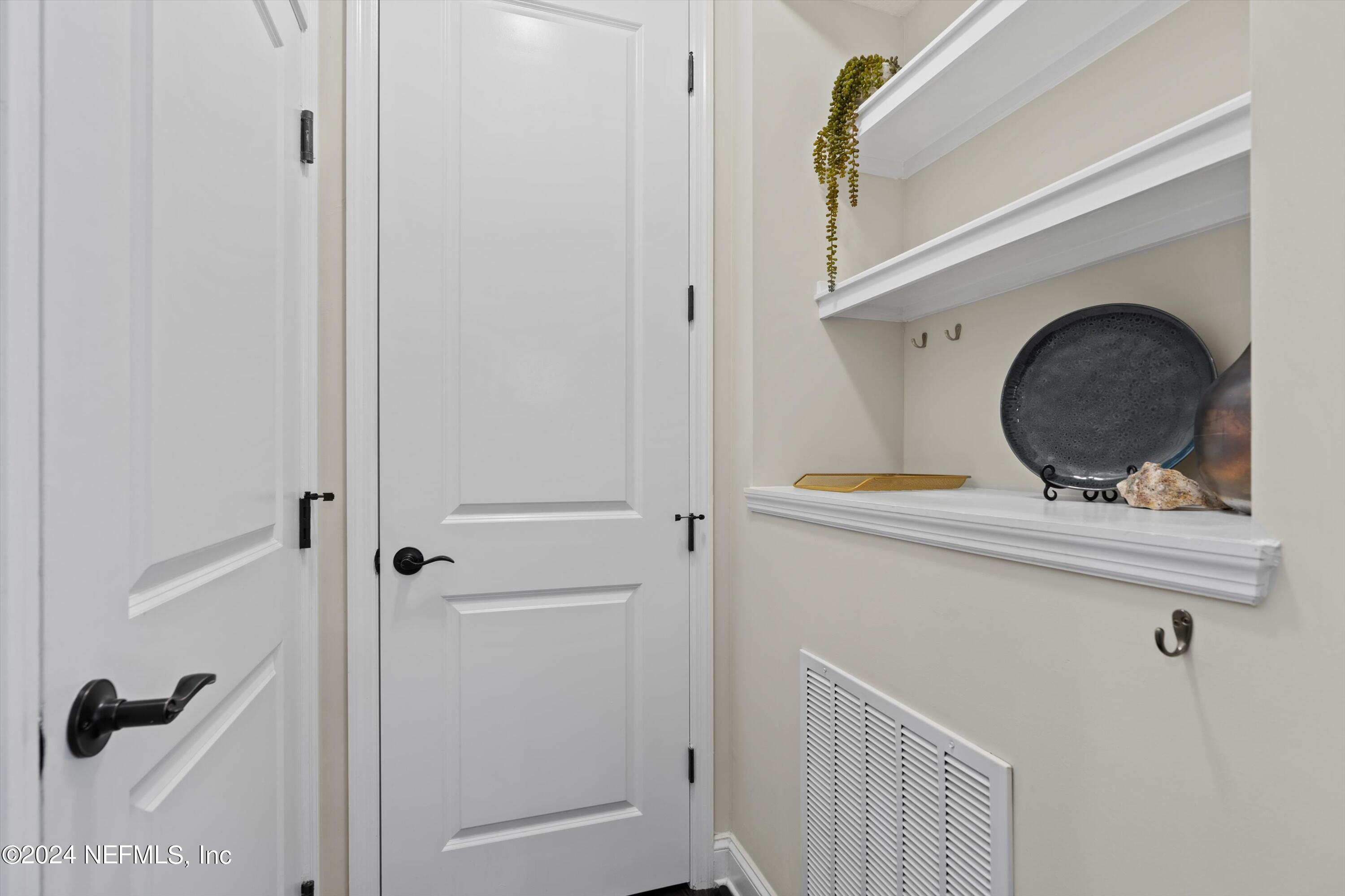 736 ASPEN LEAF Drive