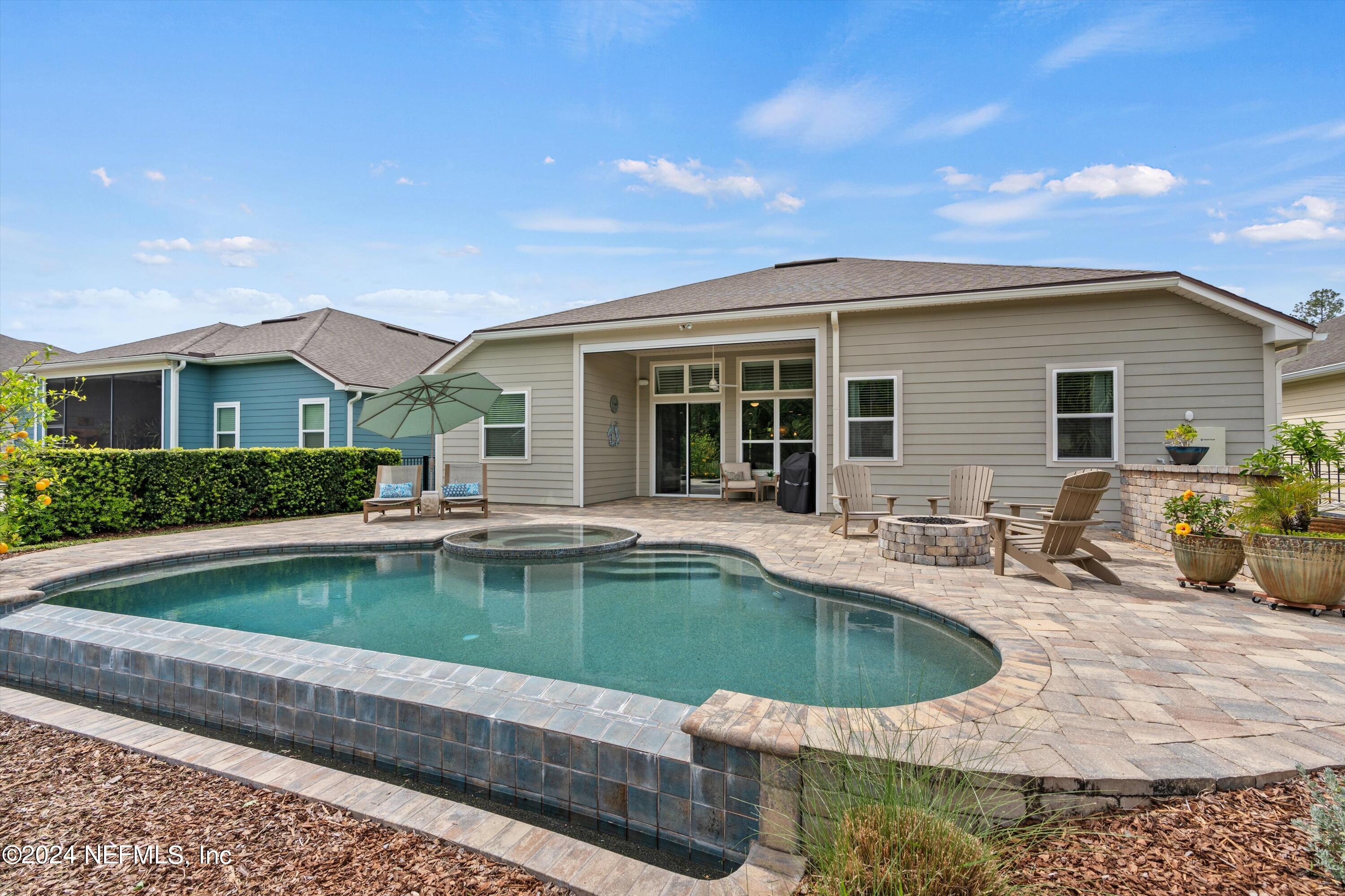 736 ASPEN LEAF Drive