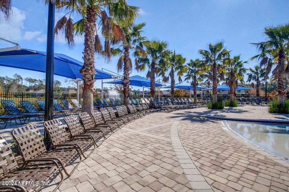 736 ASPEN LEAF Drive