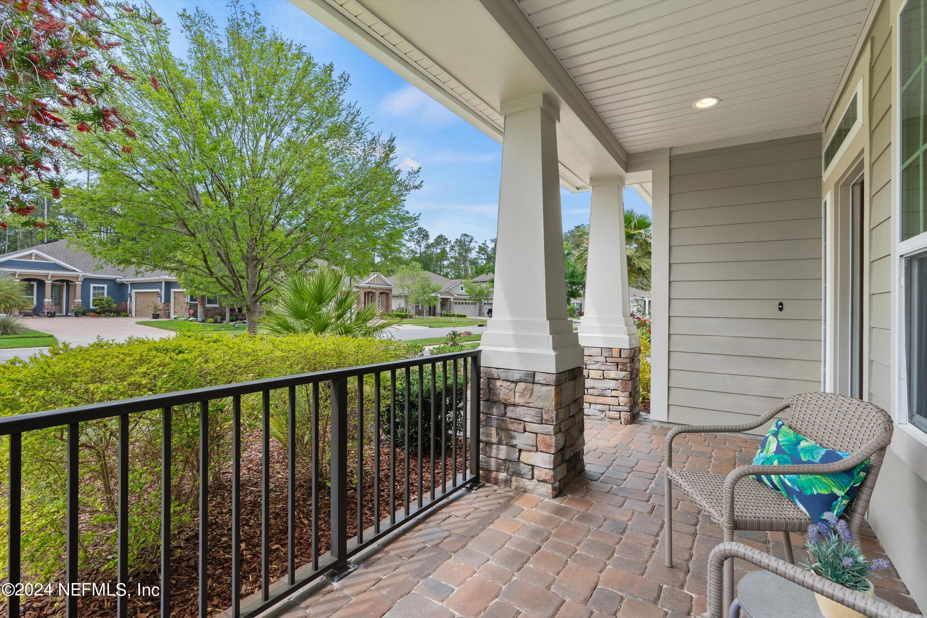 736 ASPEN LEAF Drive