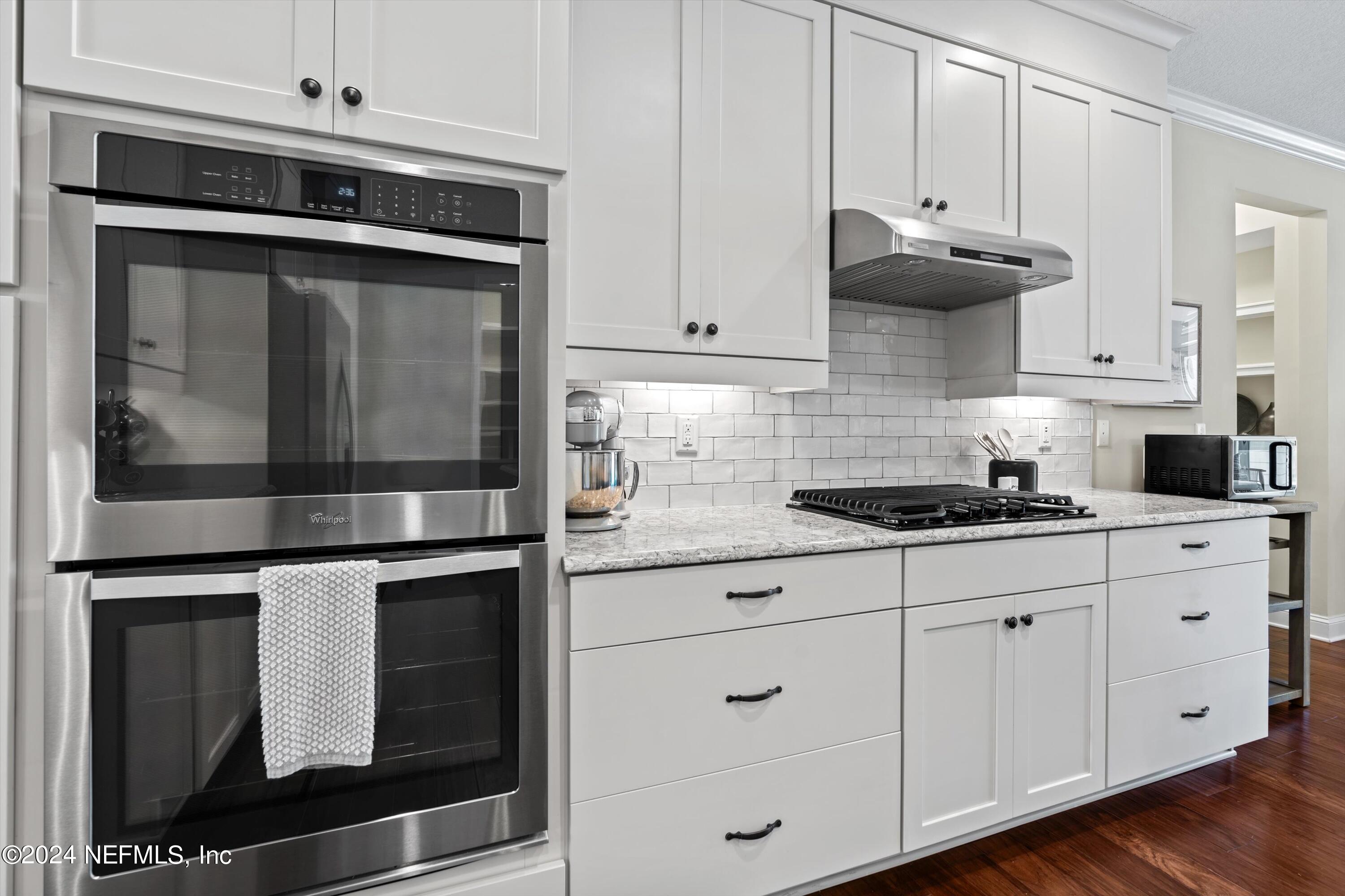 736 ASPEN LEAF Drive