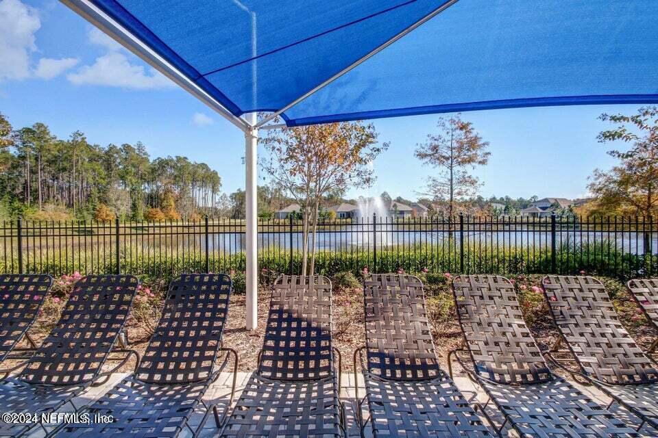 736 ASPEN LEAF Drive