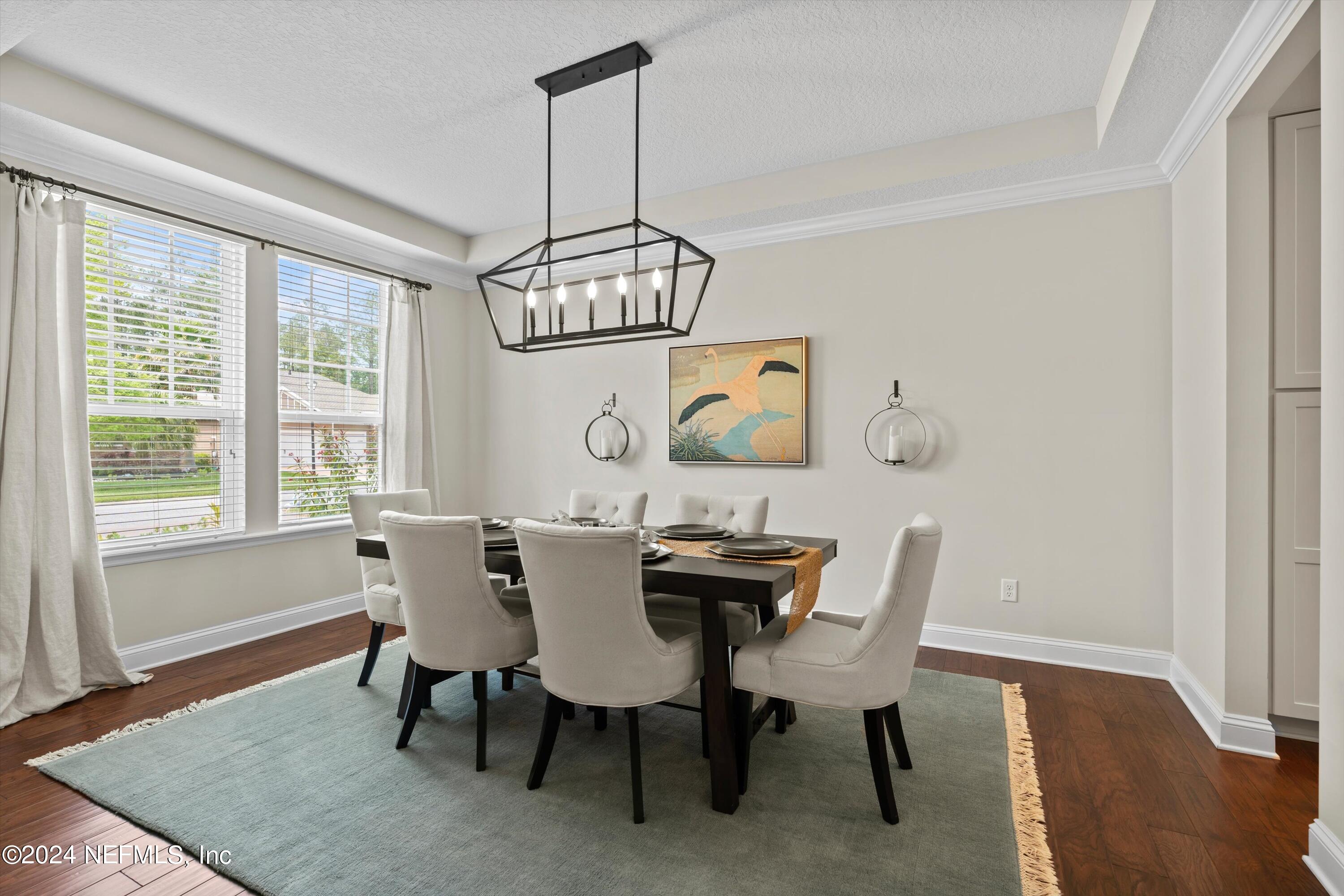 736 ASPEN LEAF Drive