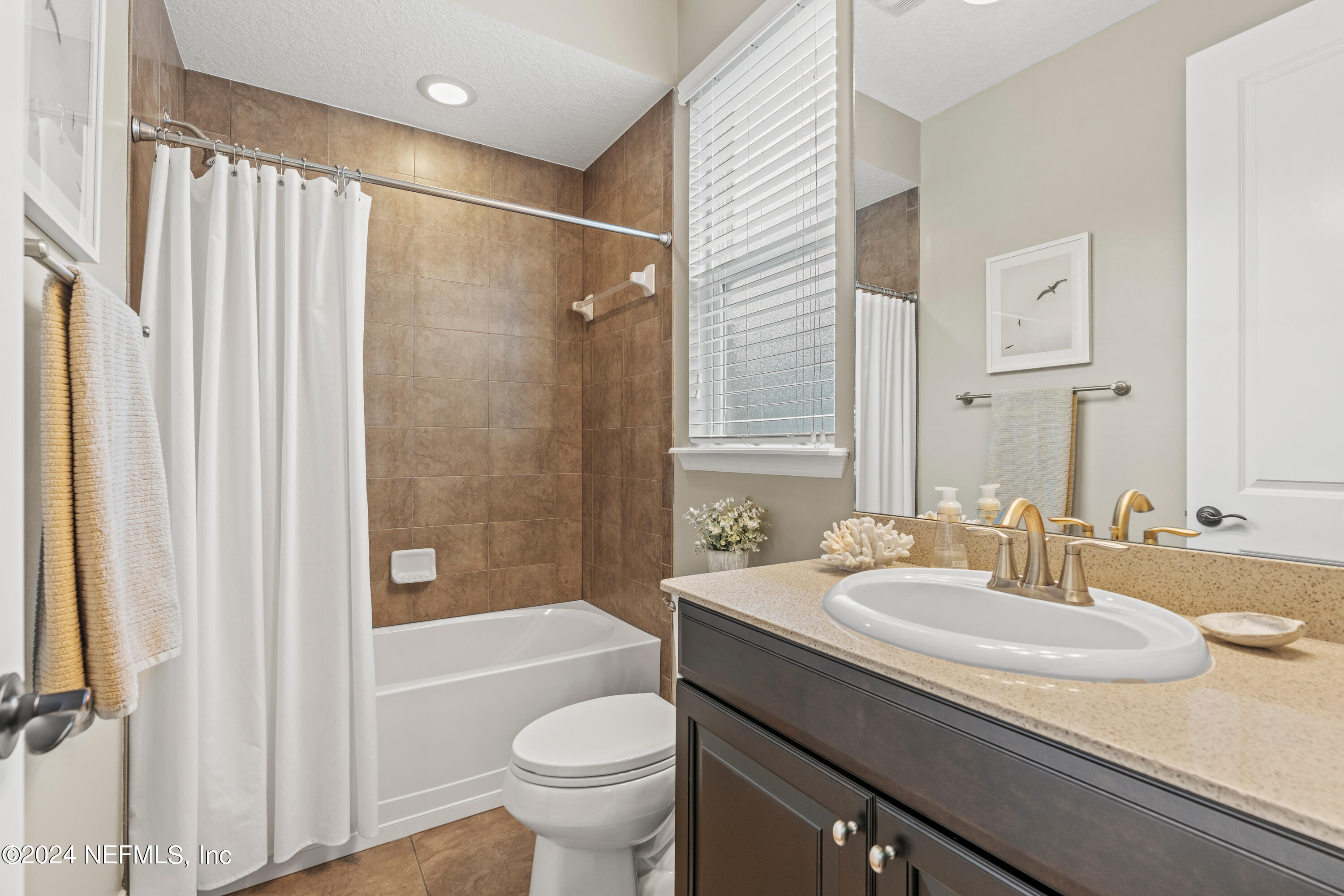 736 ASPEN LEAF Drive