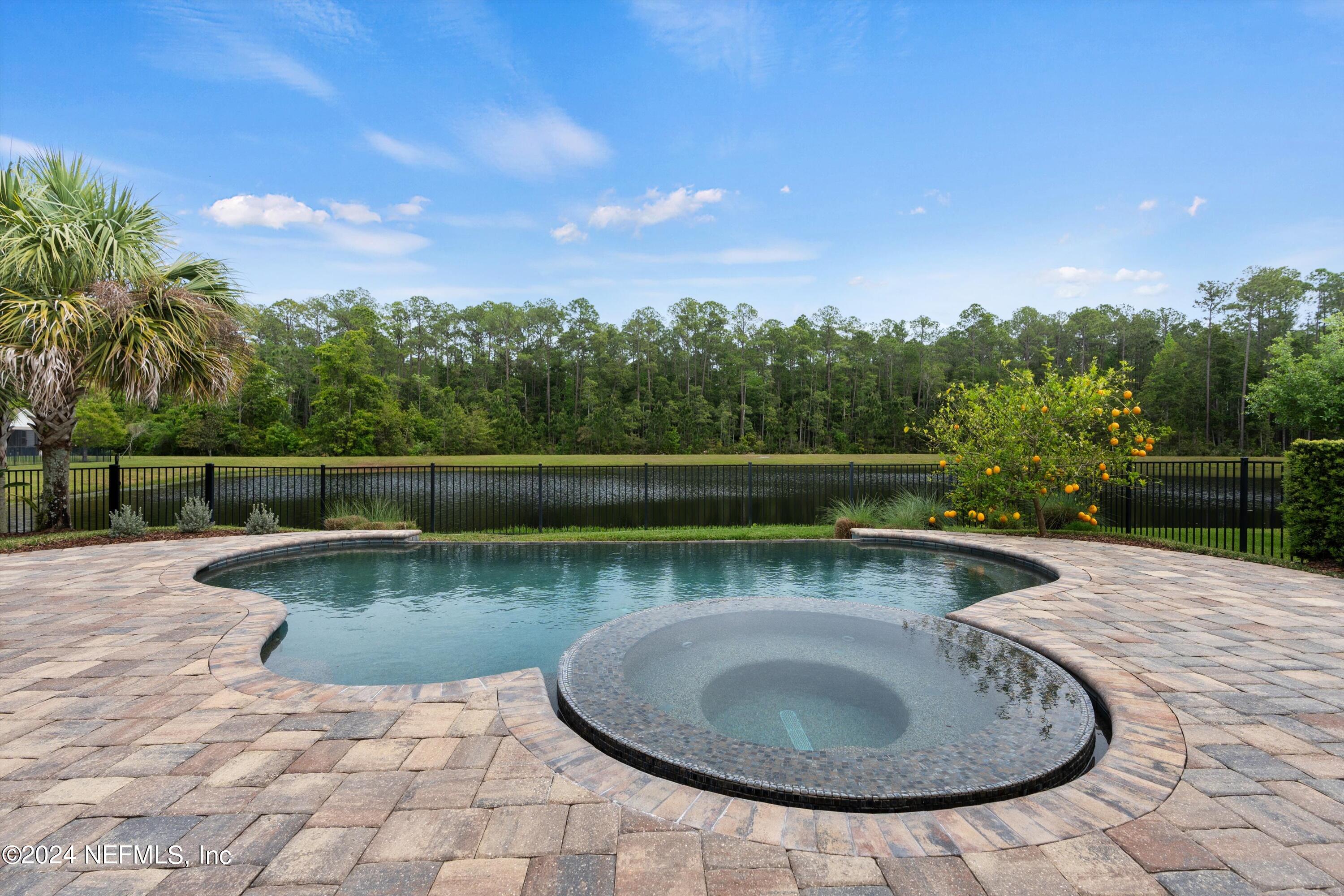 736 ASPEN LEAF Drive