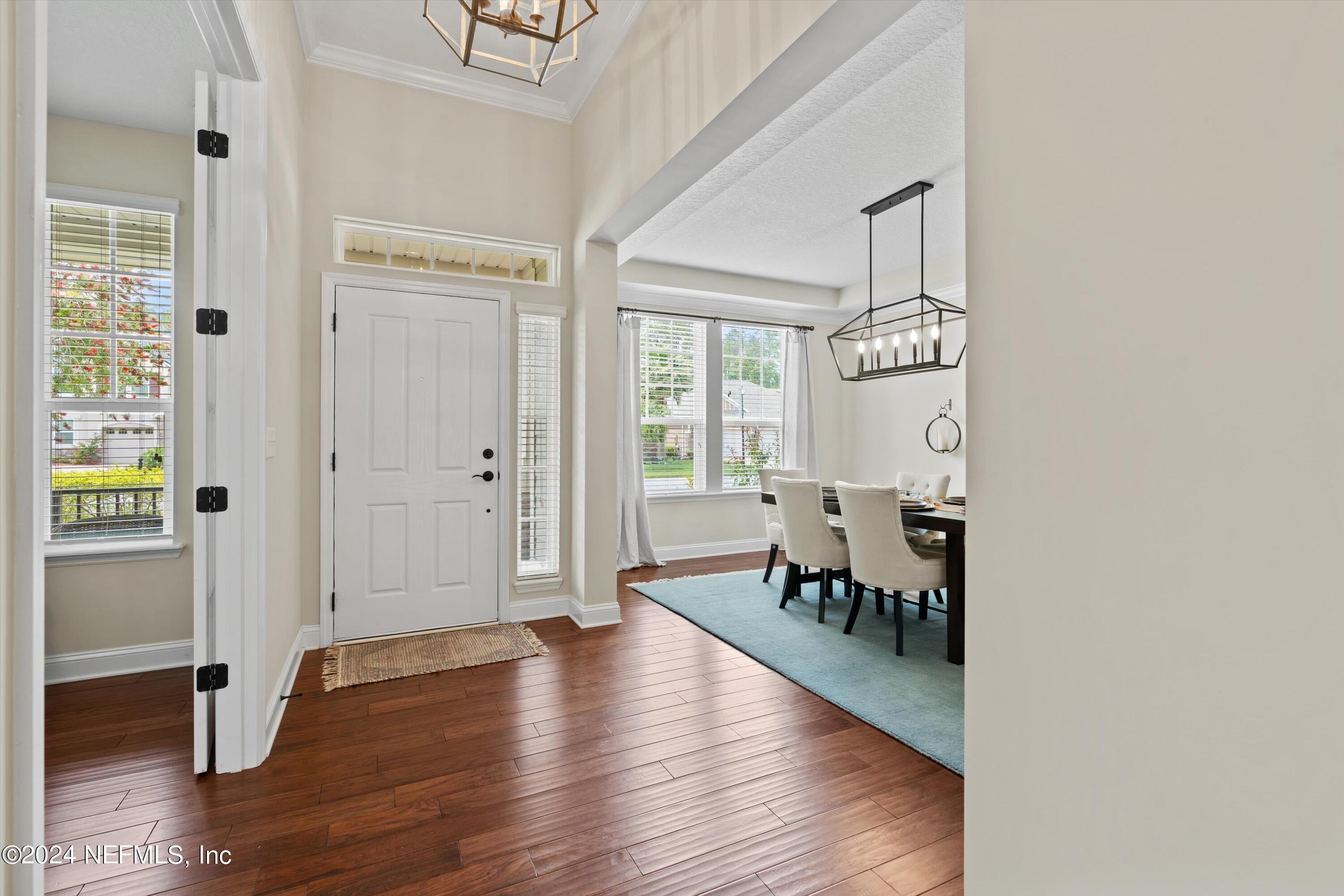 736 ASPEN LEAF Drive