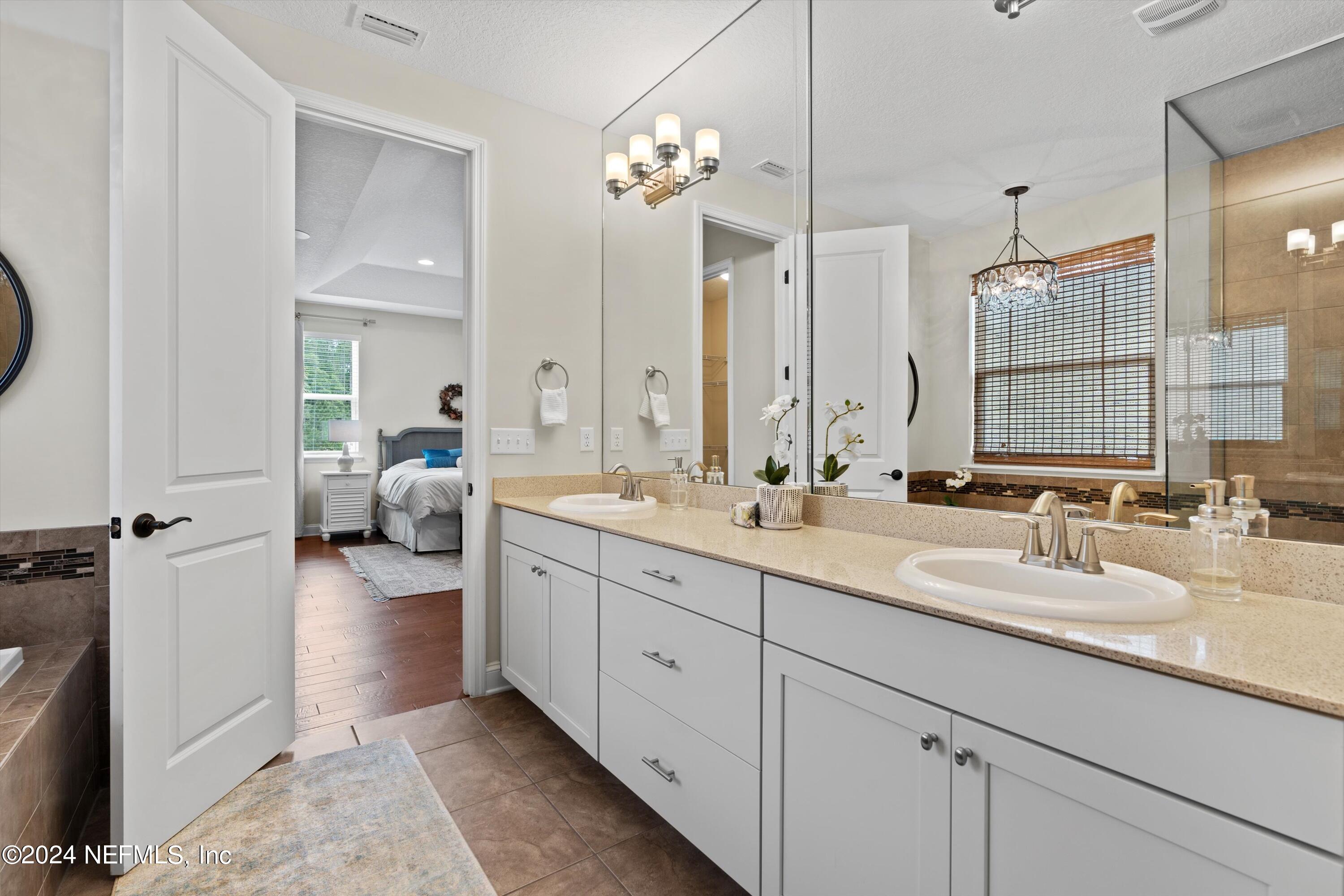 736 ASPEN LEAF Drive