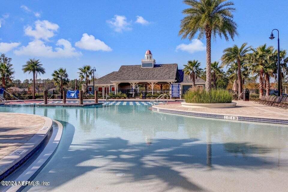 736 ASPEN LEAF Drive