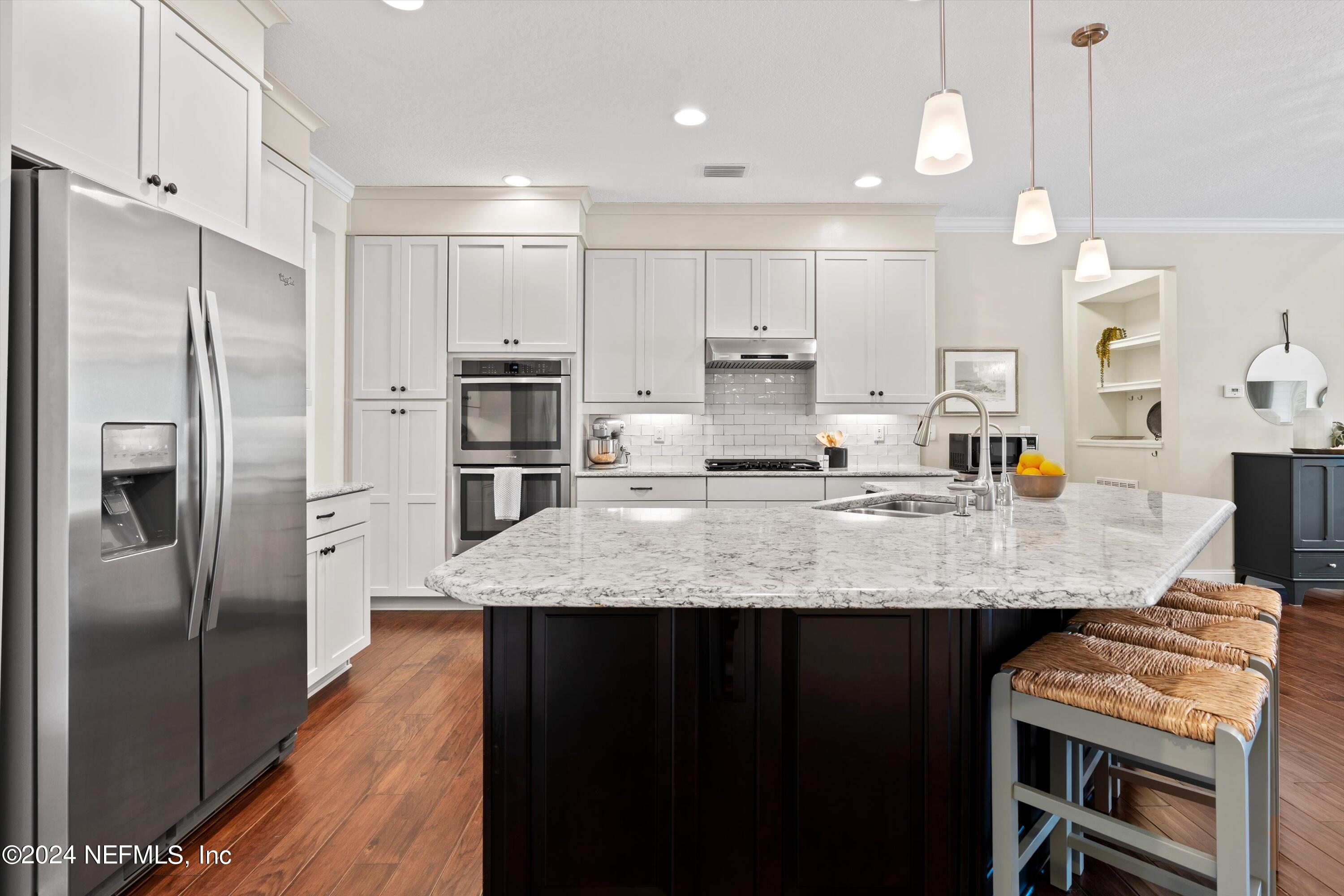 736 ASPEN LEAF Drive