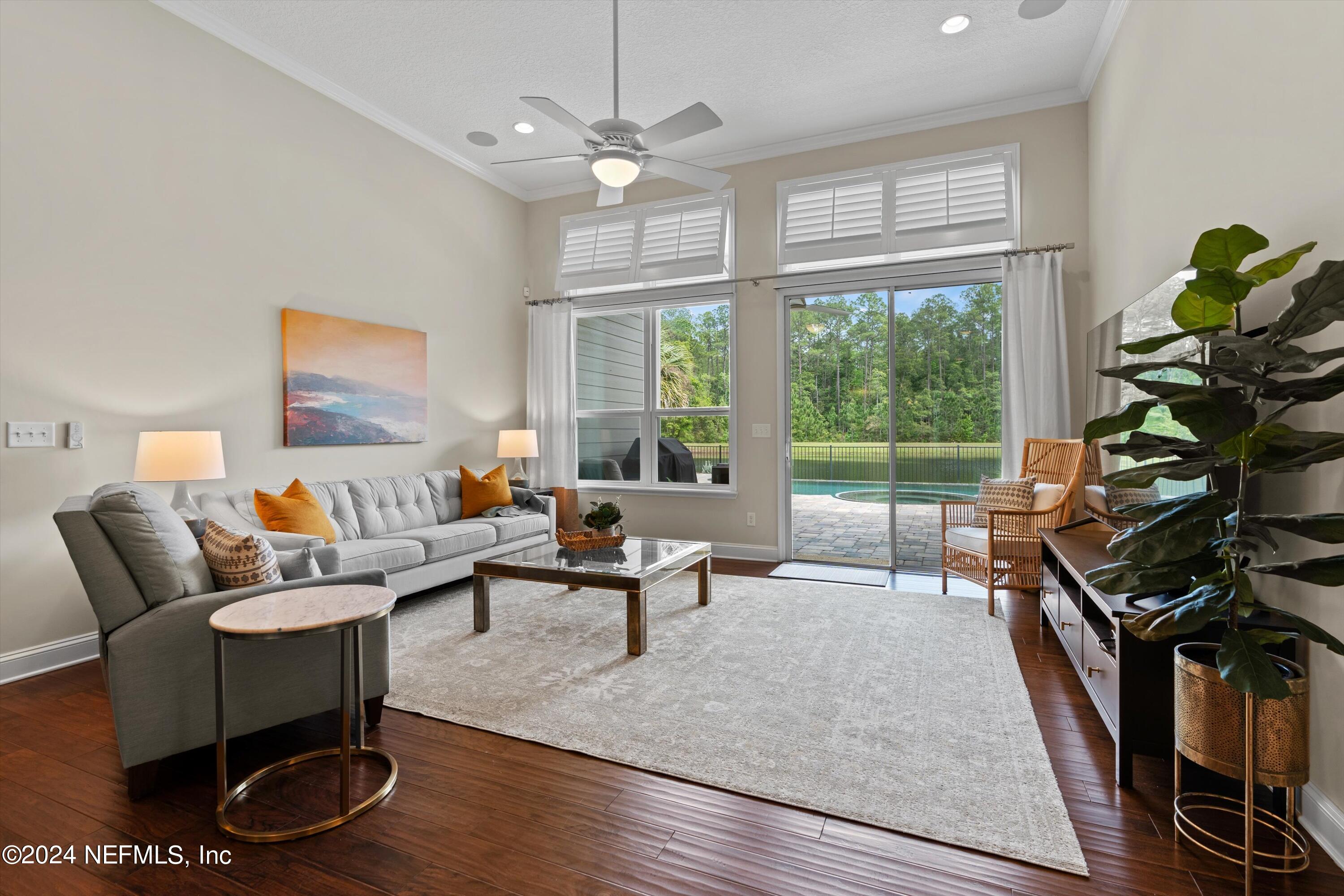 736 ASPEN LEAF Drive