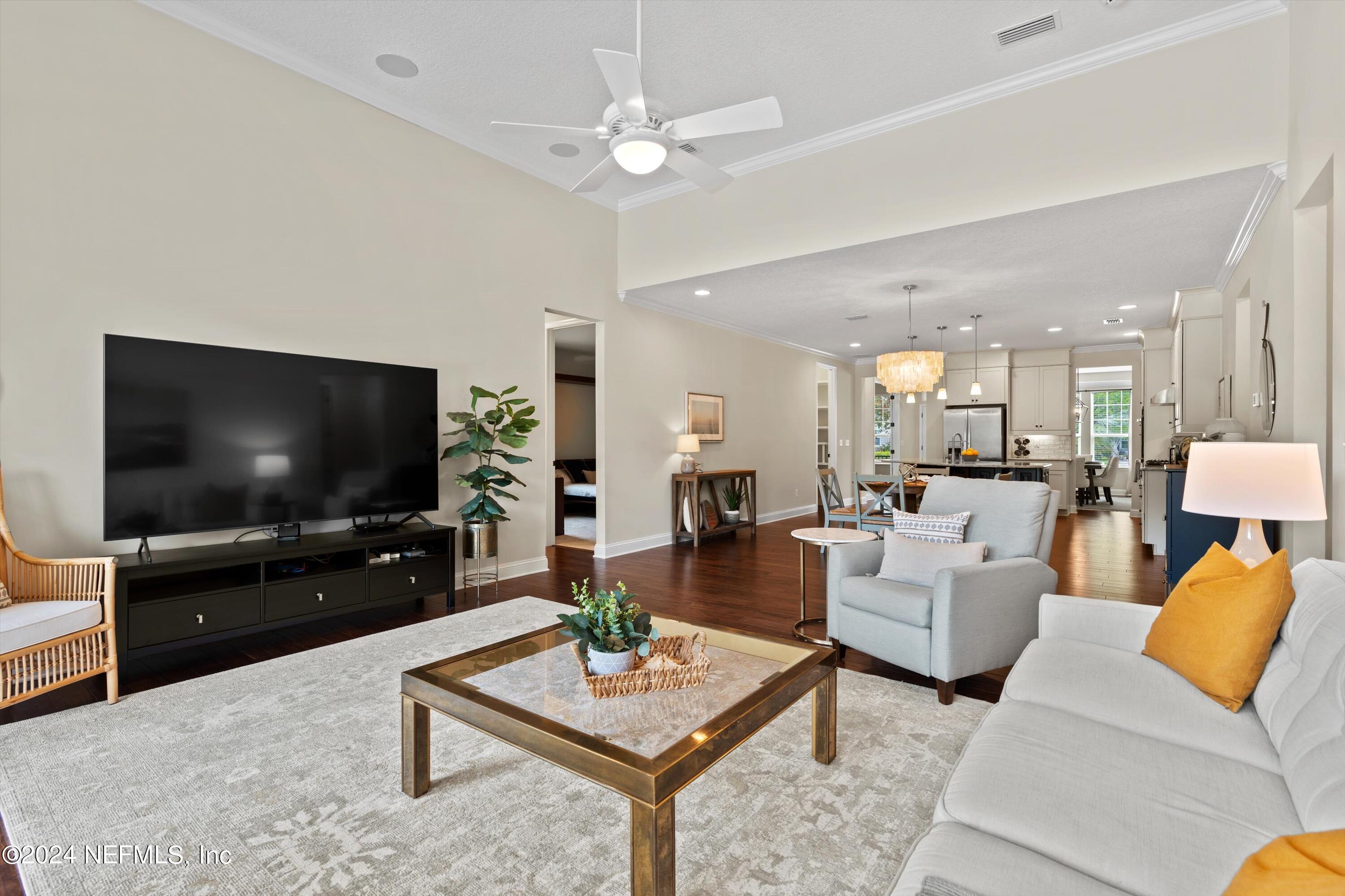 736 ASPEN LEAF Drive