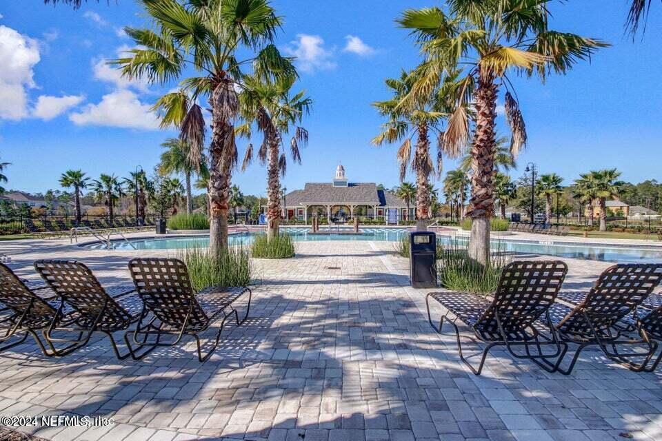 736 ASPEN LEAF Drive