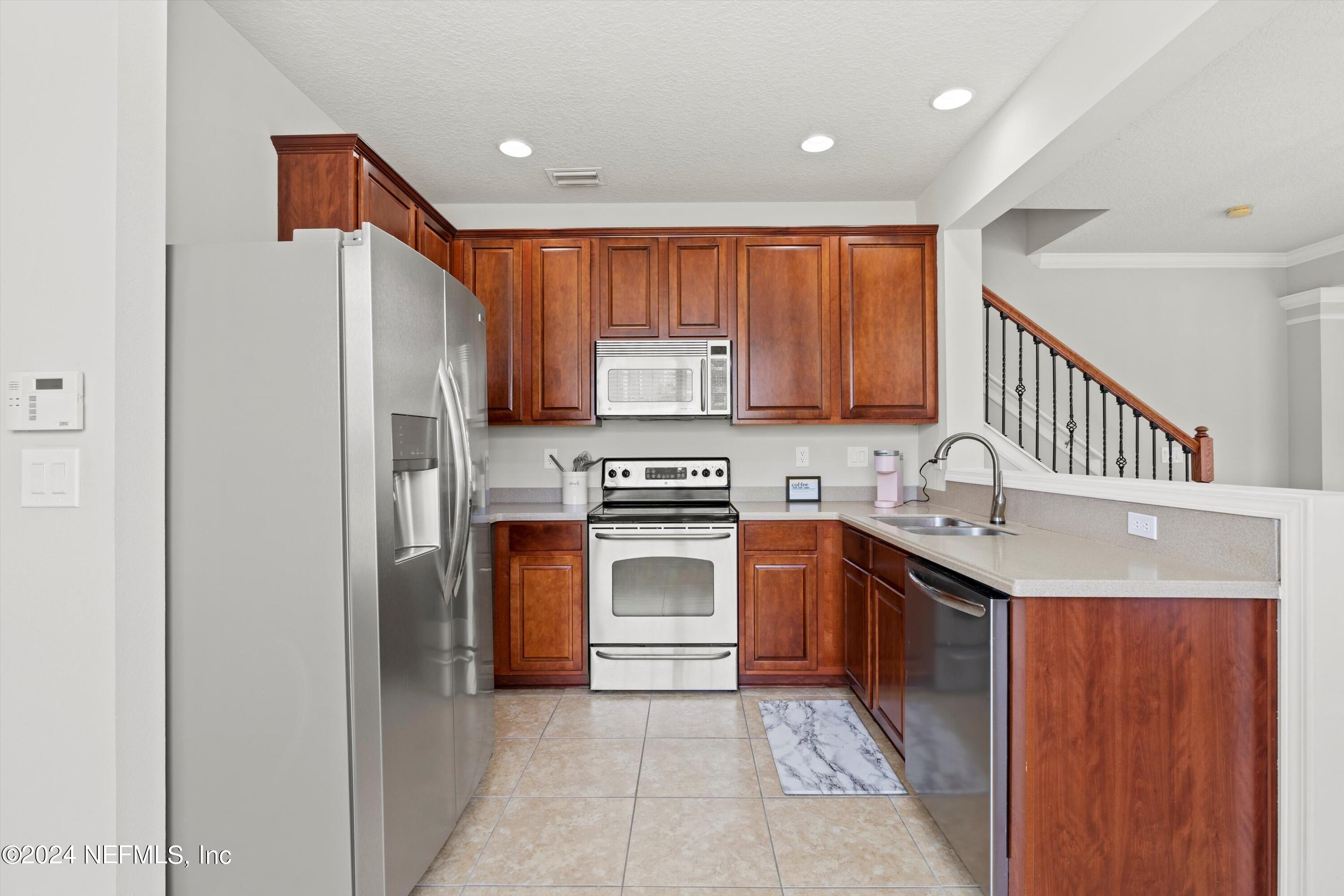 4223 MARBLEWOOD Lane