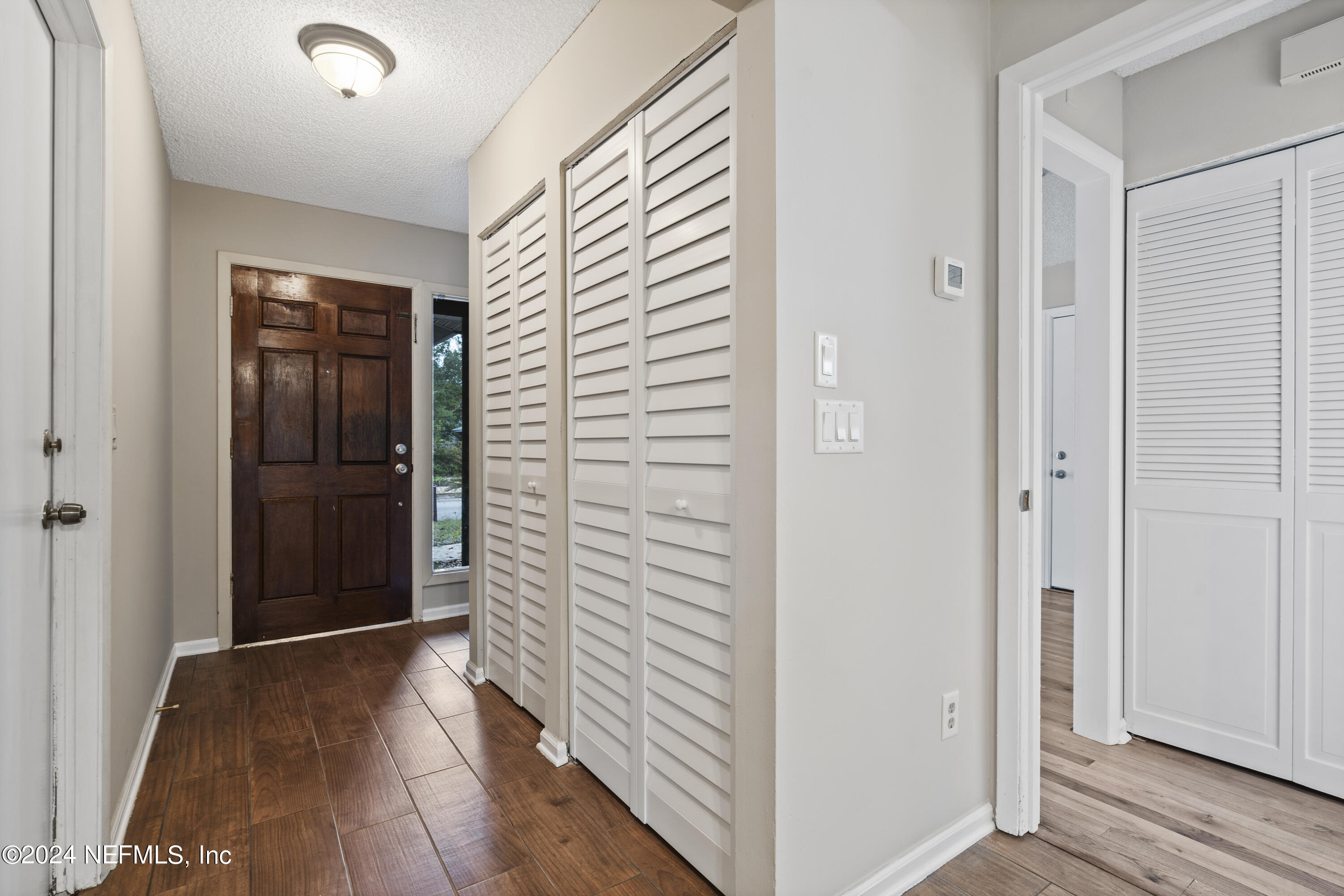 7453 COLONY COVE Lane