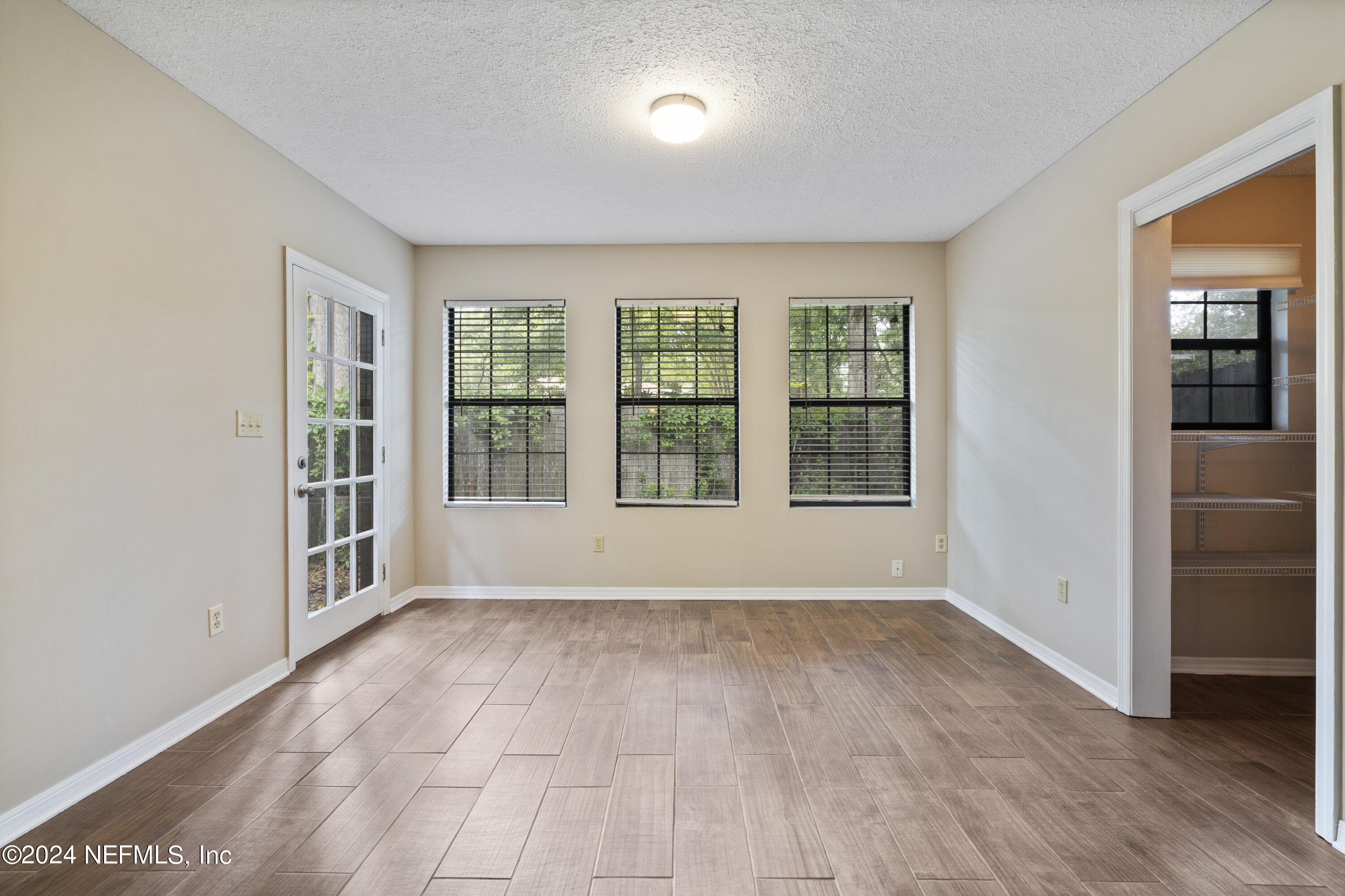 7453 COLONY COVE Lane