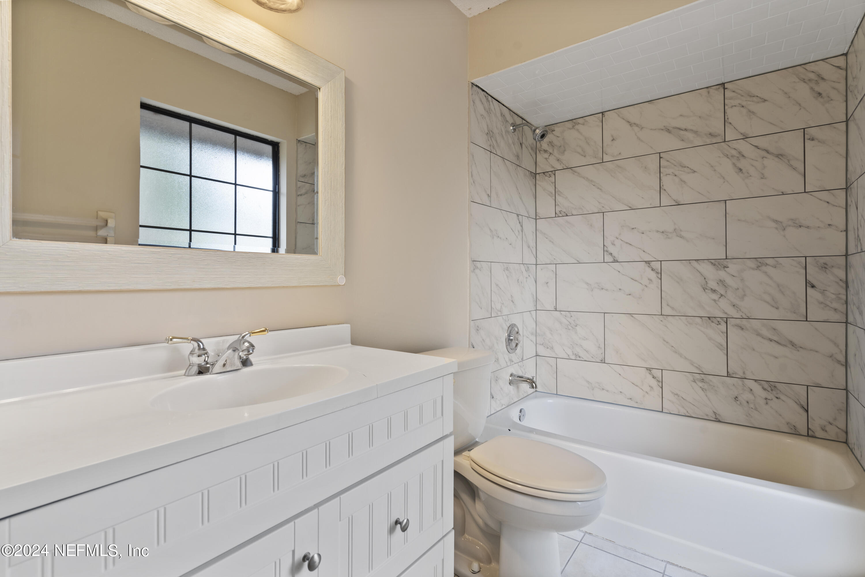 7453 COLONY COVE Lane