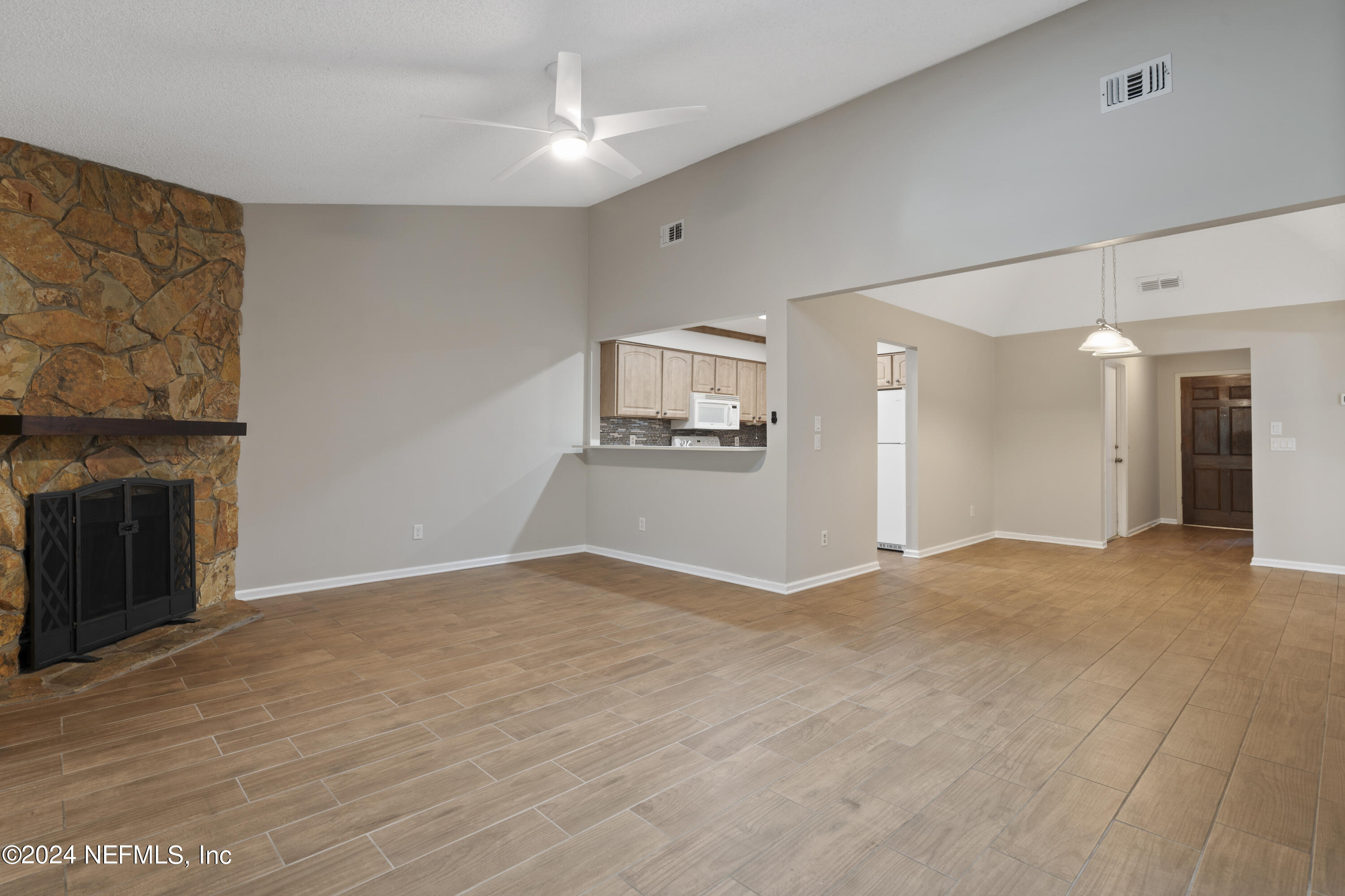 7453 COLONY COVE Lane