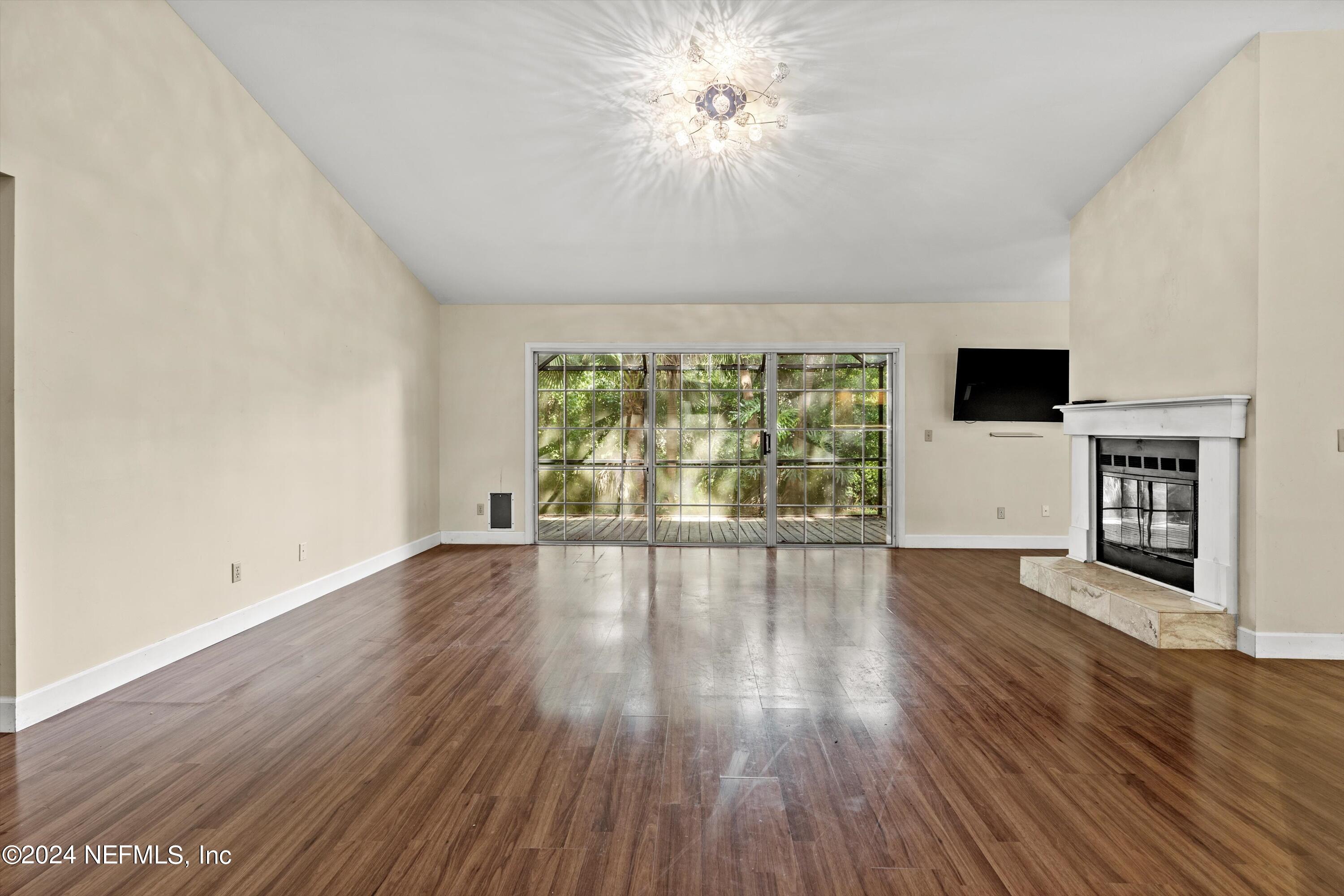 4871 NORTHFORD Place W