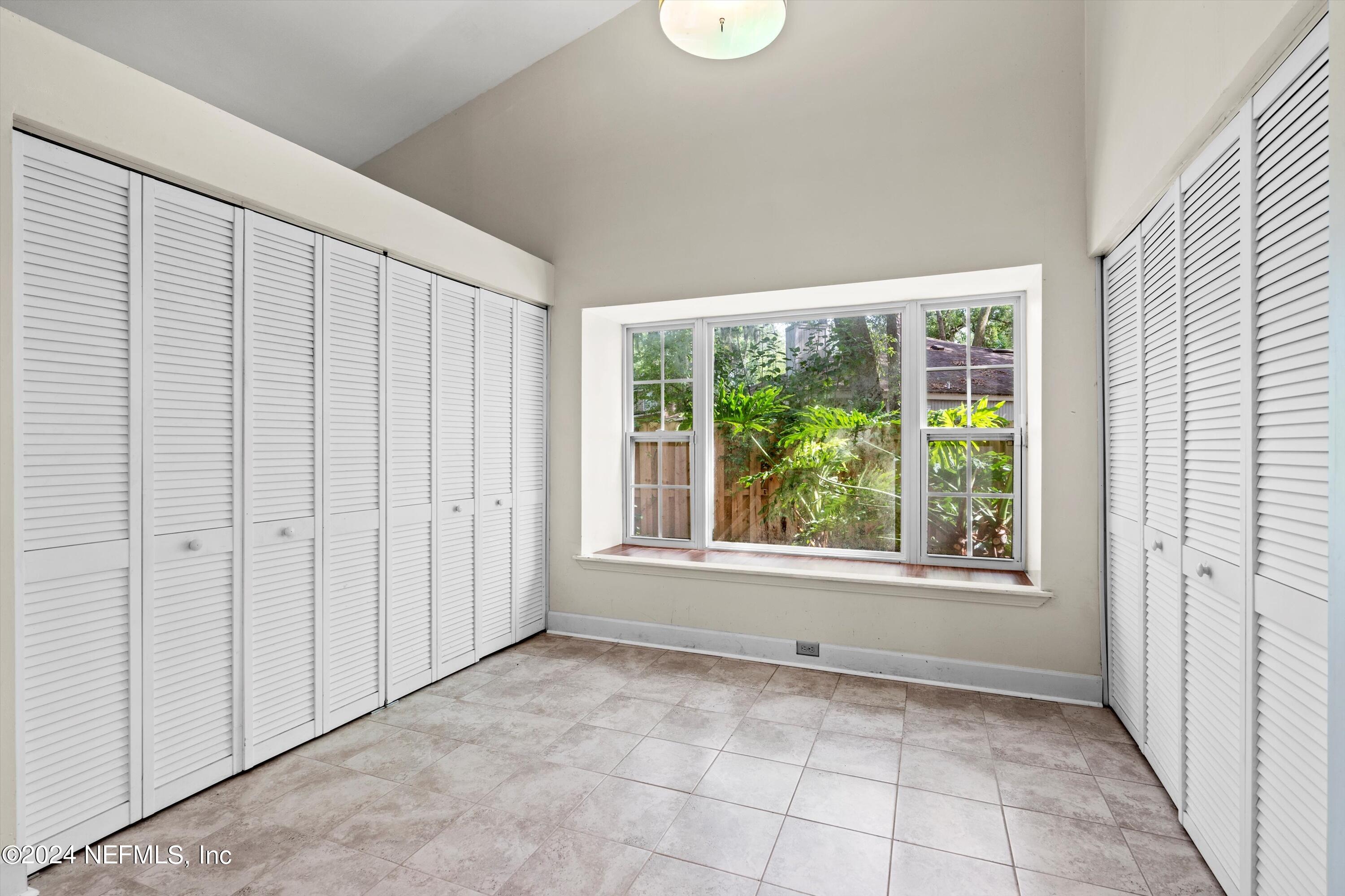 4871 NORTHFORD Place W