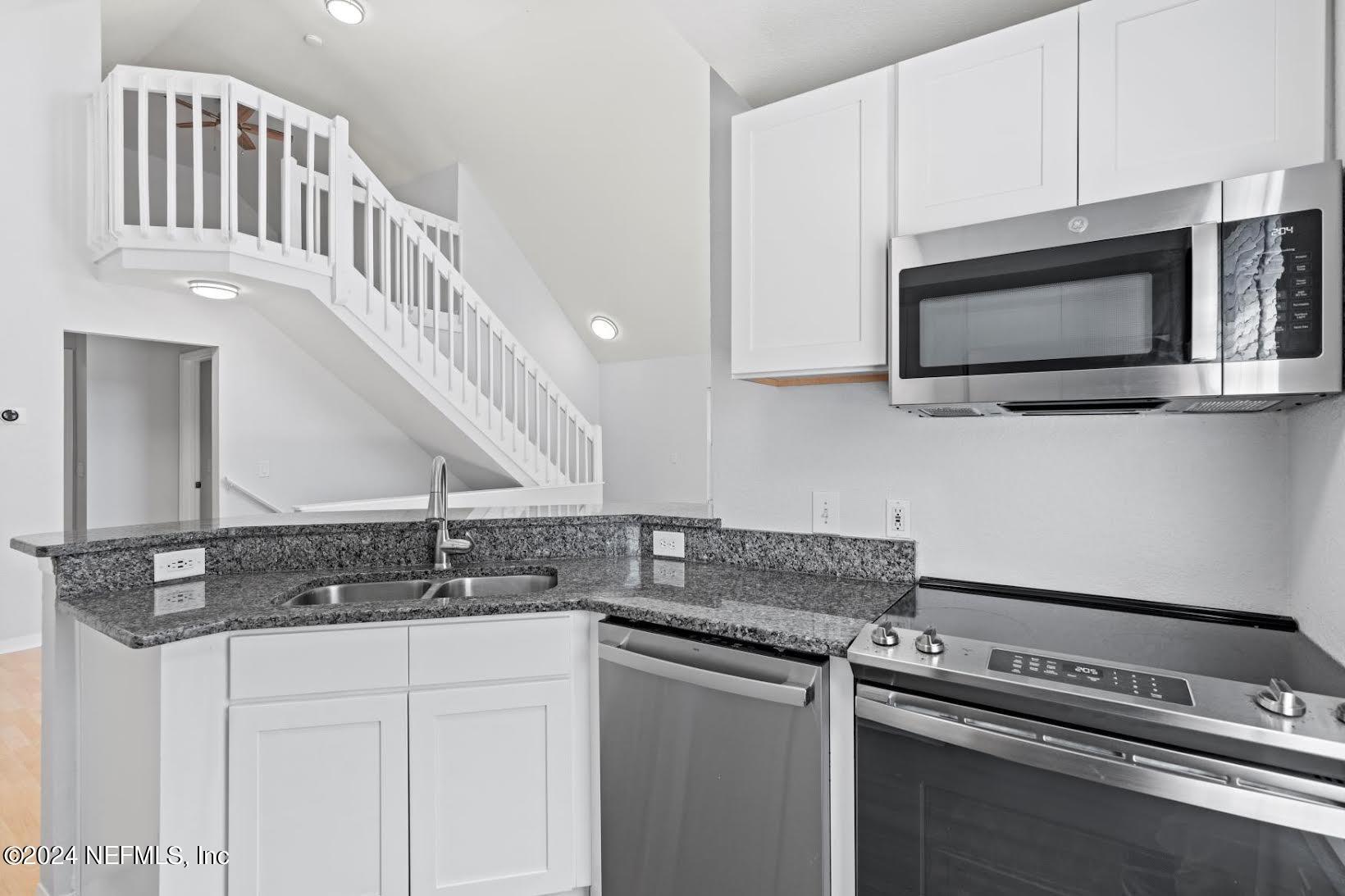 13700 RICHMOND PARK Drive, 807