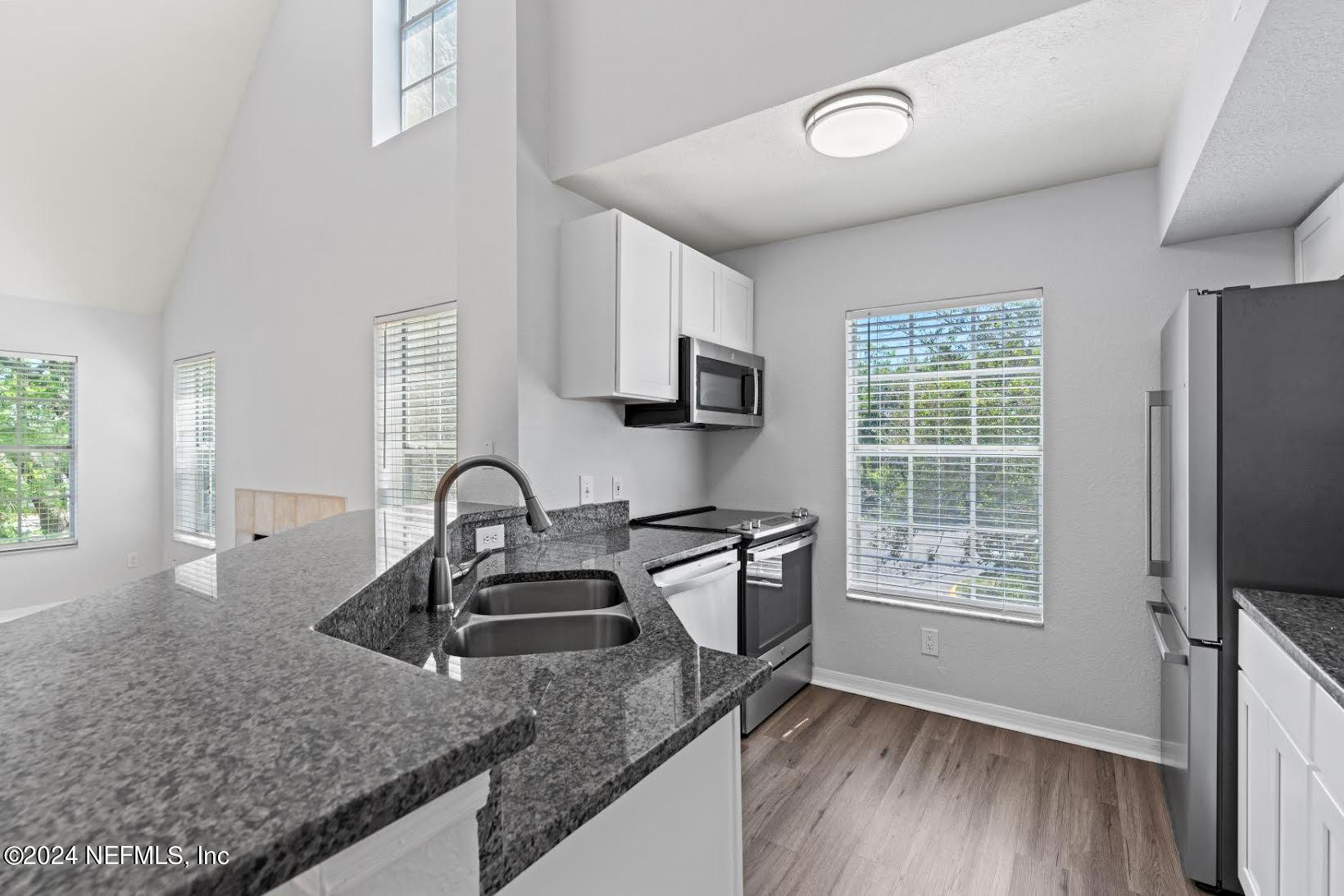 13700 RICHMOND PARK Drive, 807