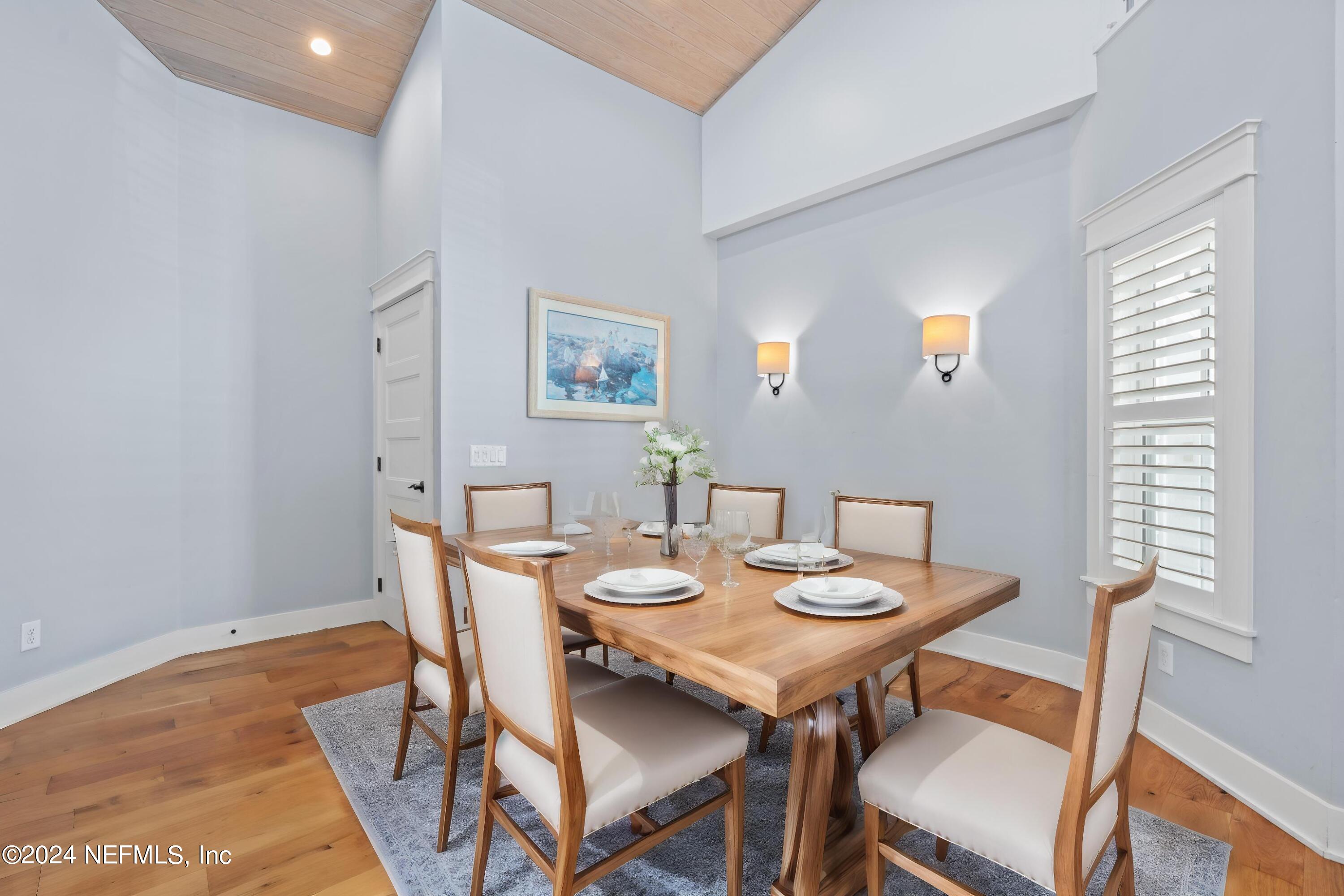 582 COASTAL OAK Lane