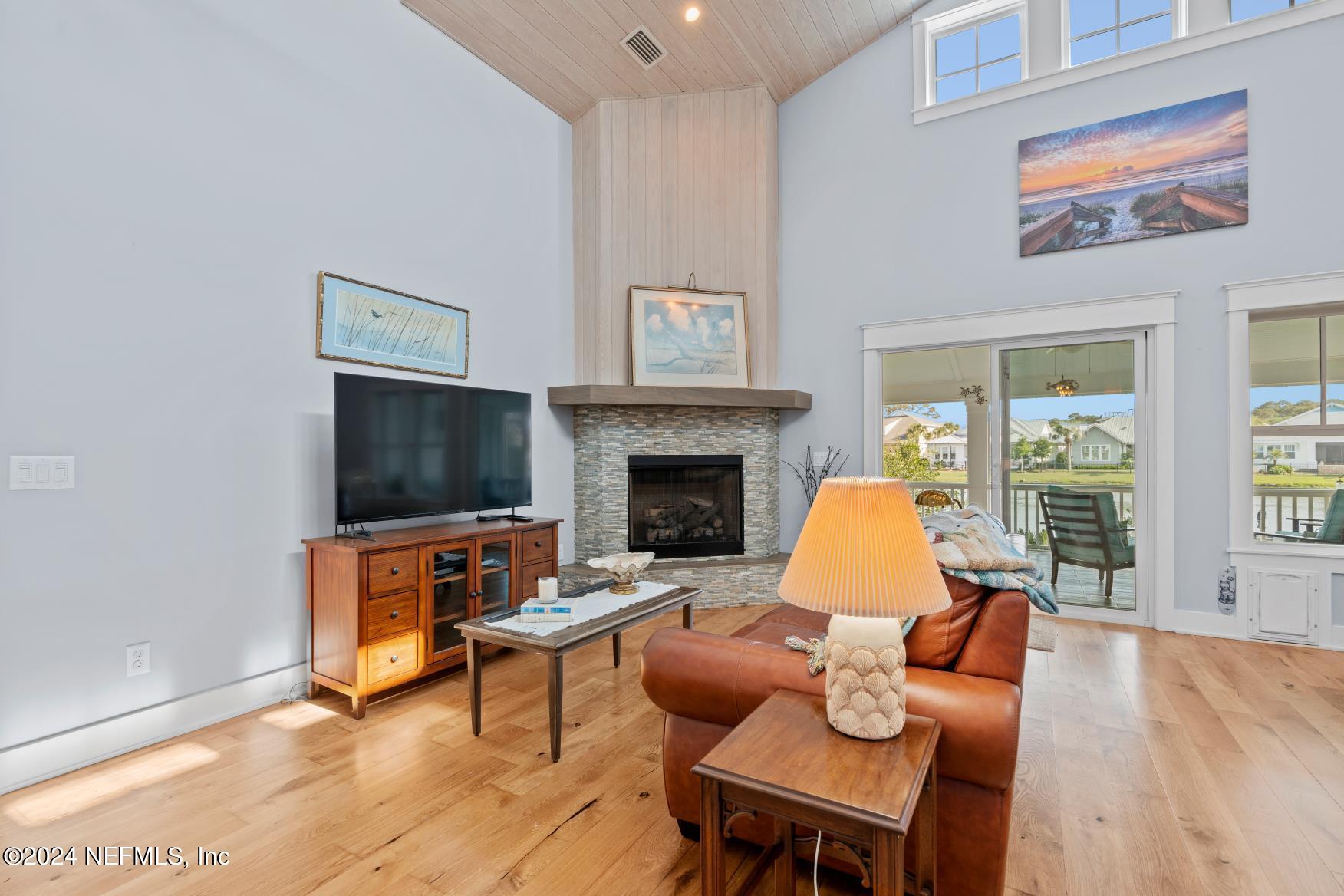 582 COASTAL OAK Lane