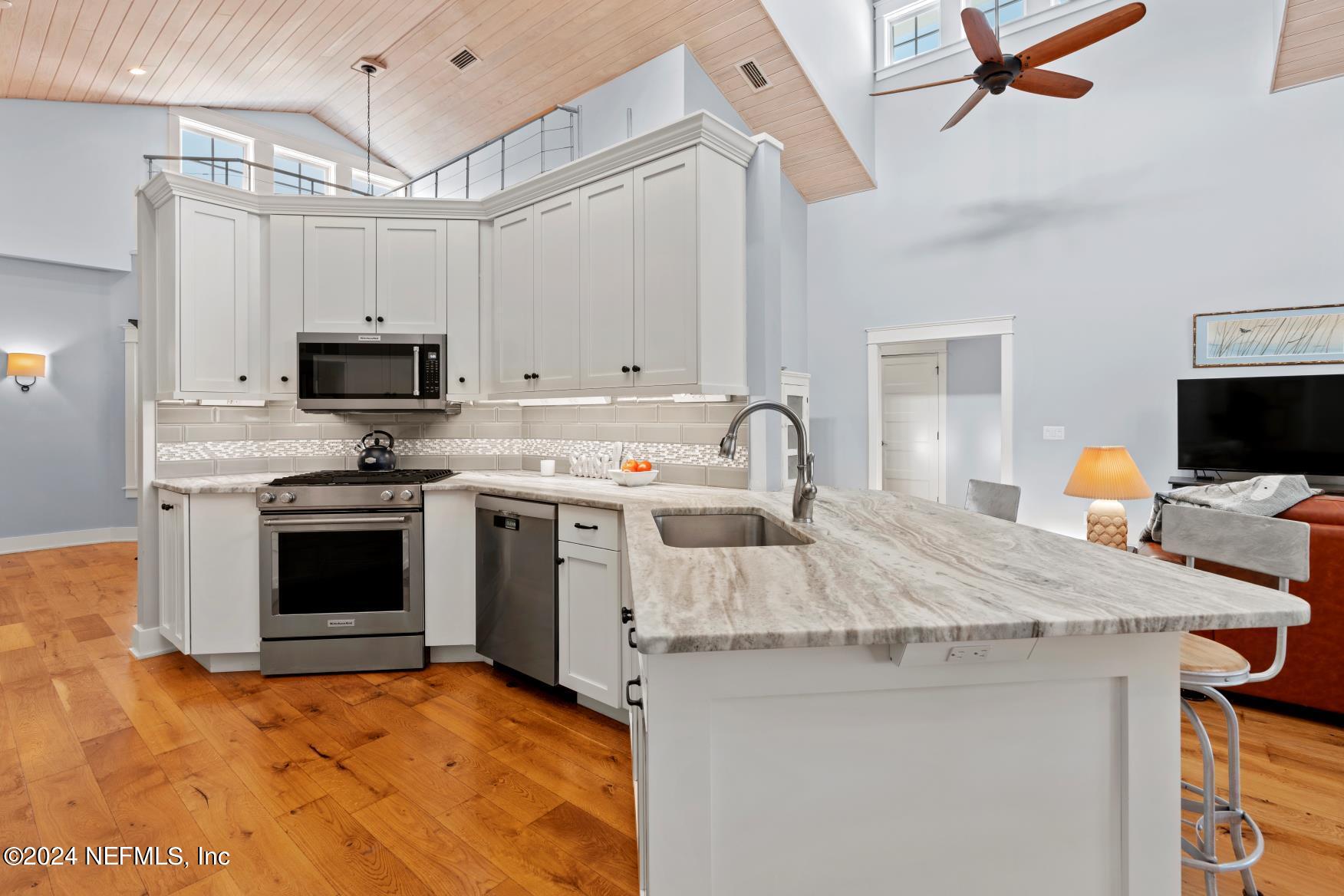 582 COASTAL OAK Lane