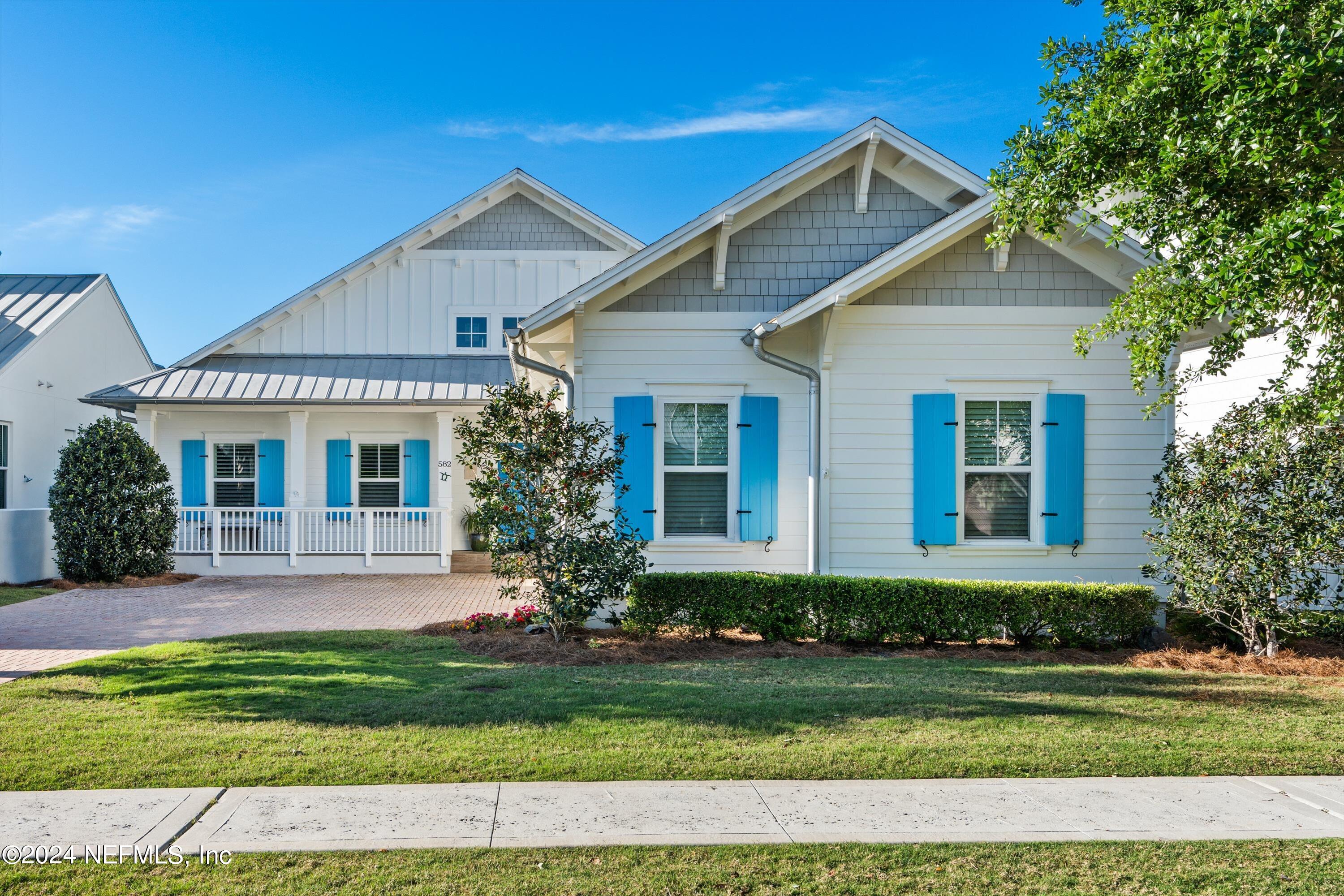 582 COASTAL OAK Lane