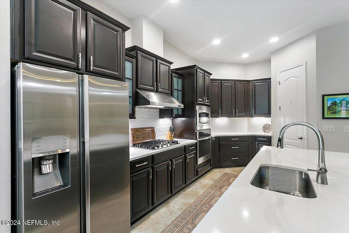 484 MAJESTIC EAGLE Drive