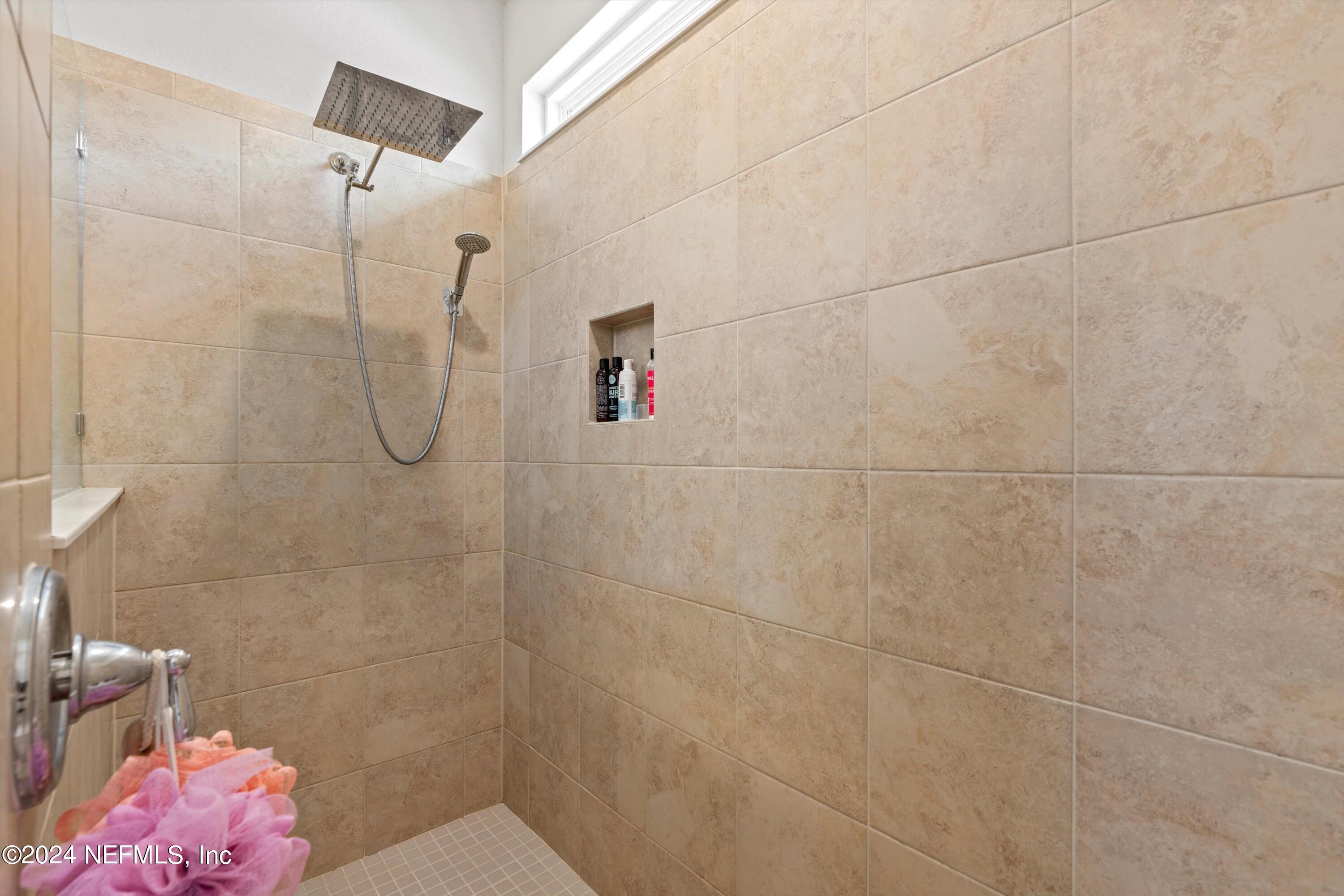 14663 SPRING LIGHT Circle