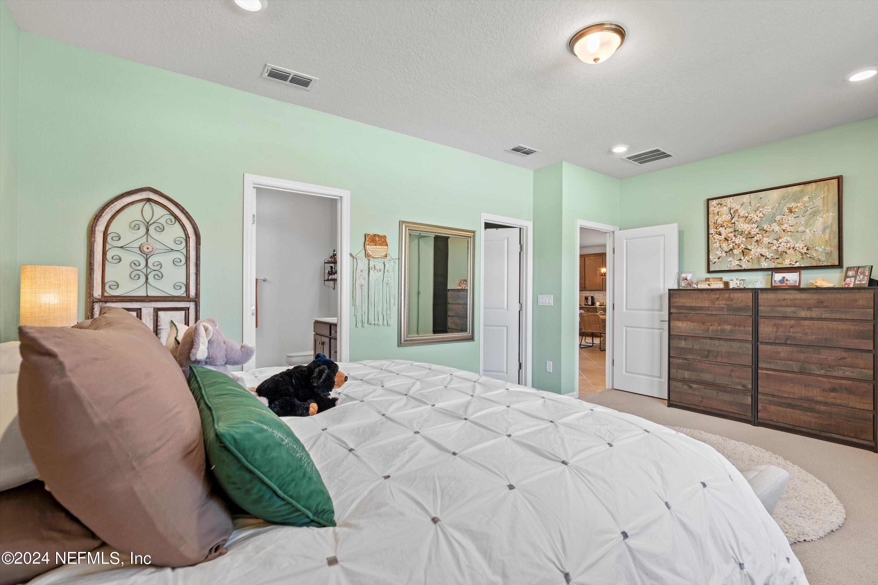 14663 SPRING LIGHT Circle