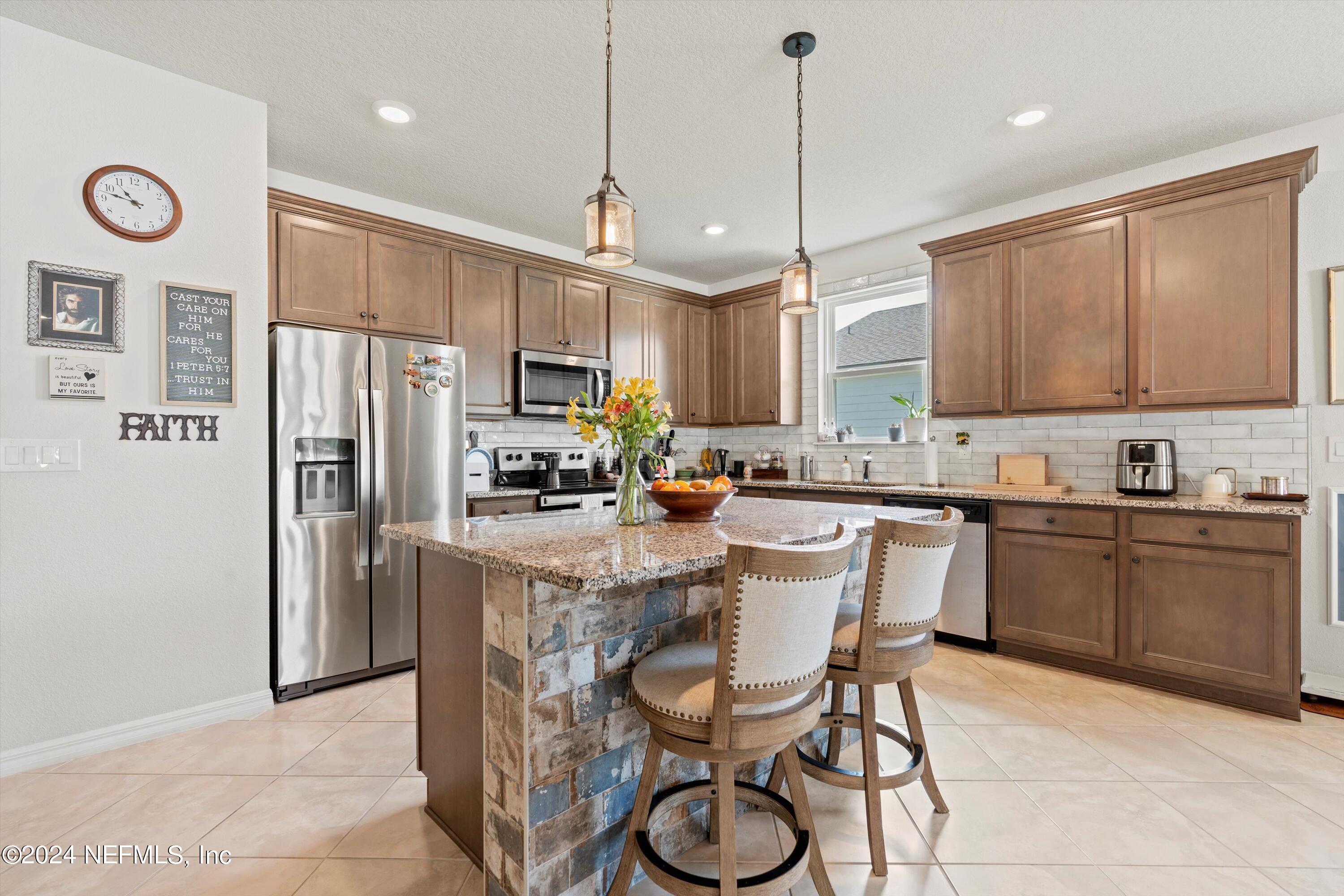 14663 SPRING LIGHT Circle