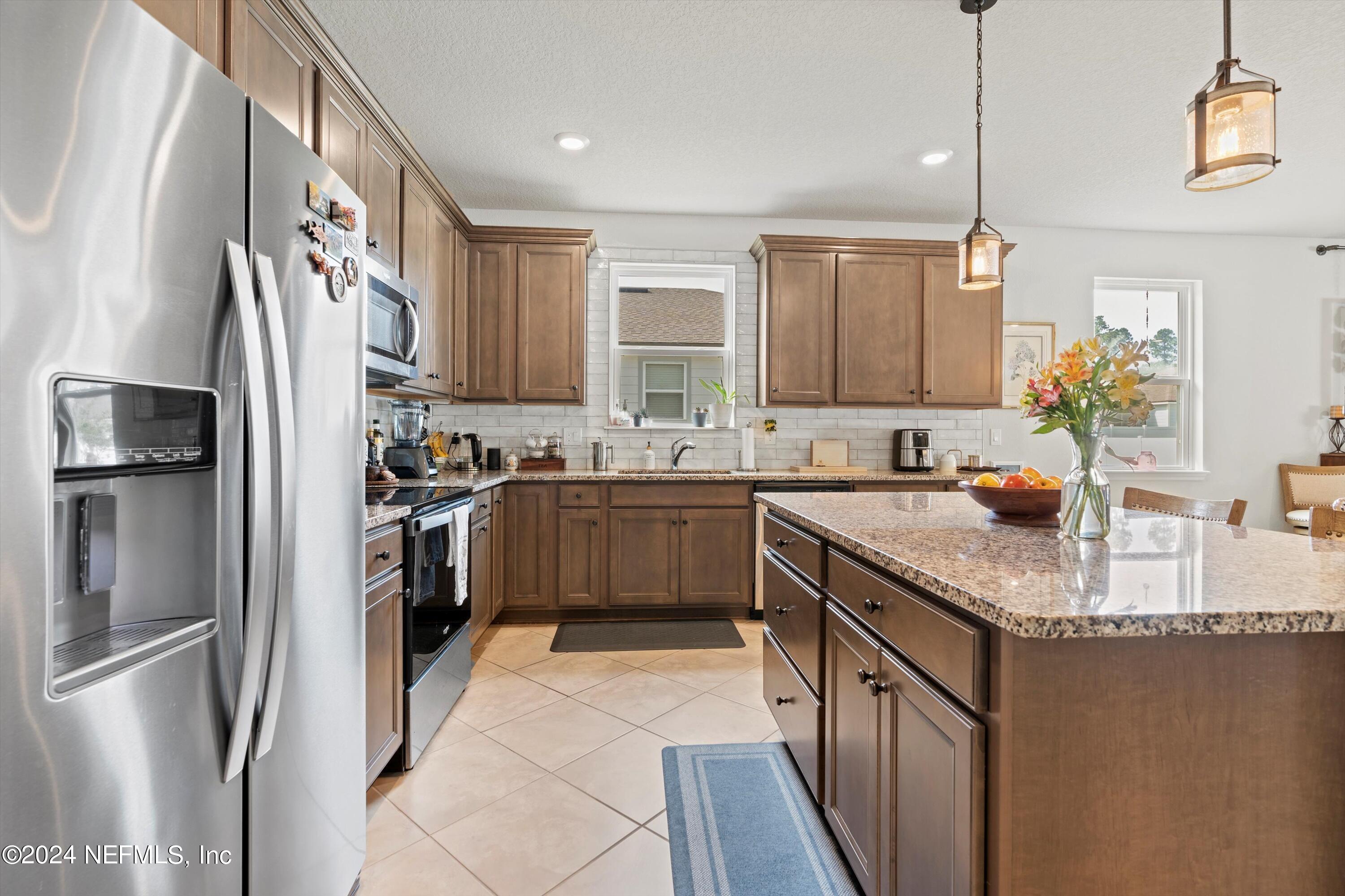 14663 SPRING LIGHT Circle