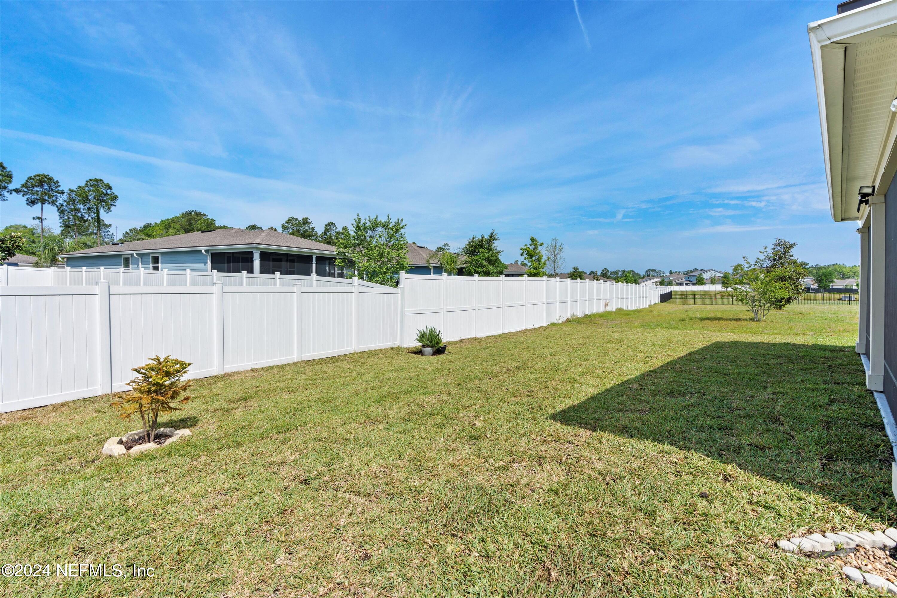 14663 SPRING LIGHT Circle