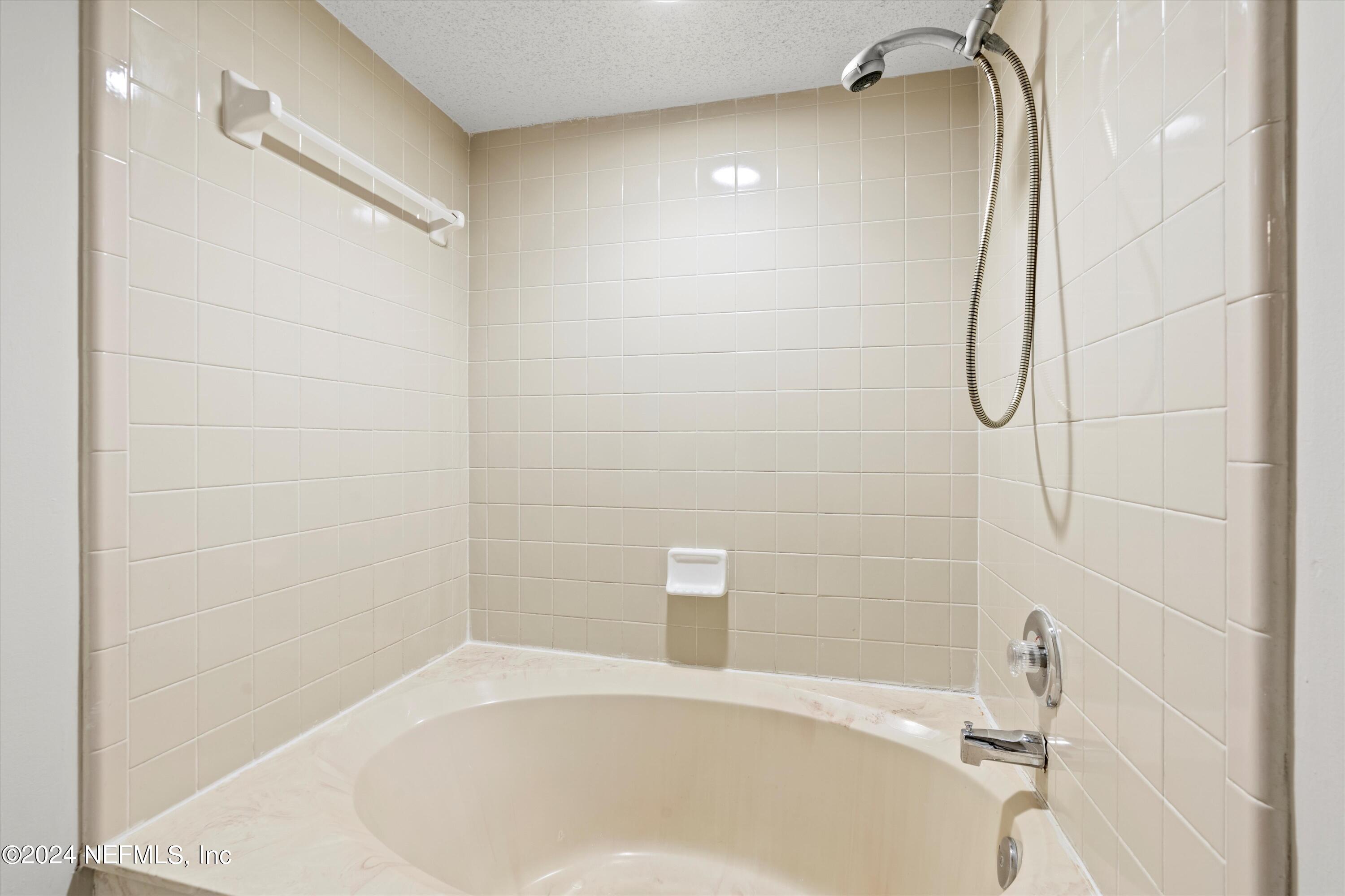 7955 DIAMOND LEAF Drive