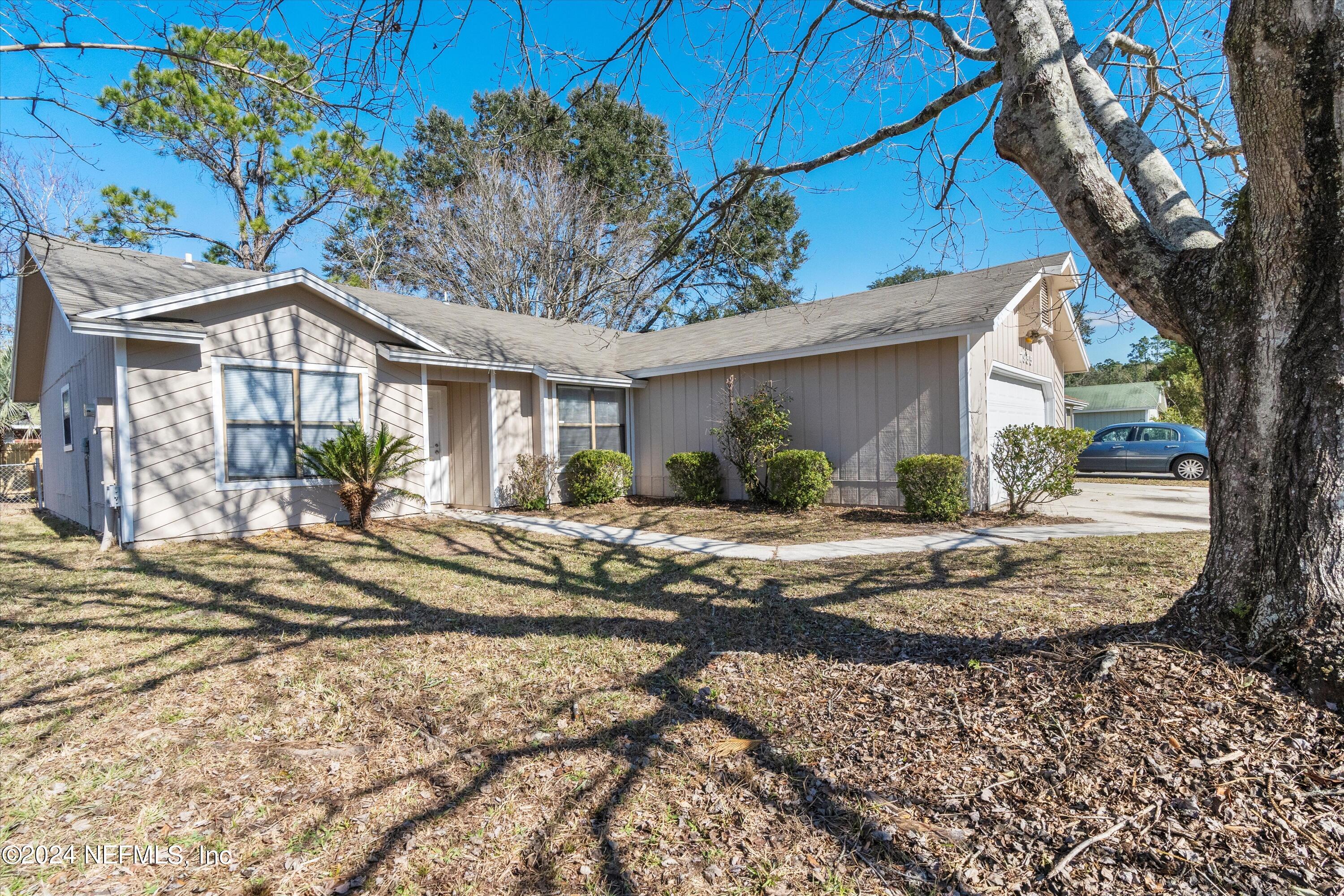 7955 DIAMOND LEAF Drive