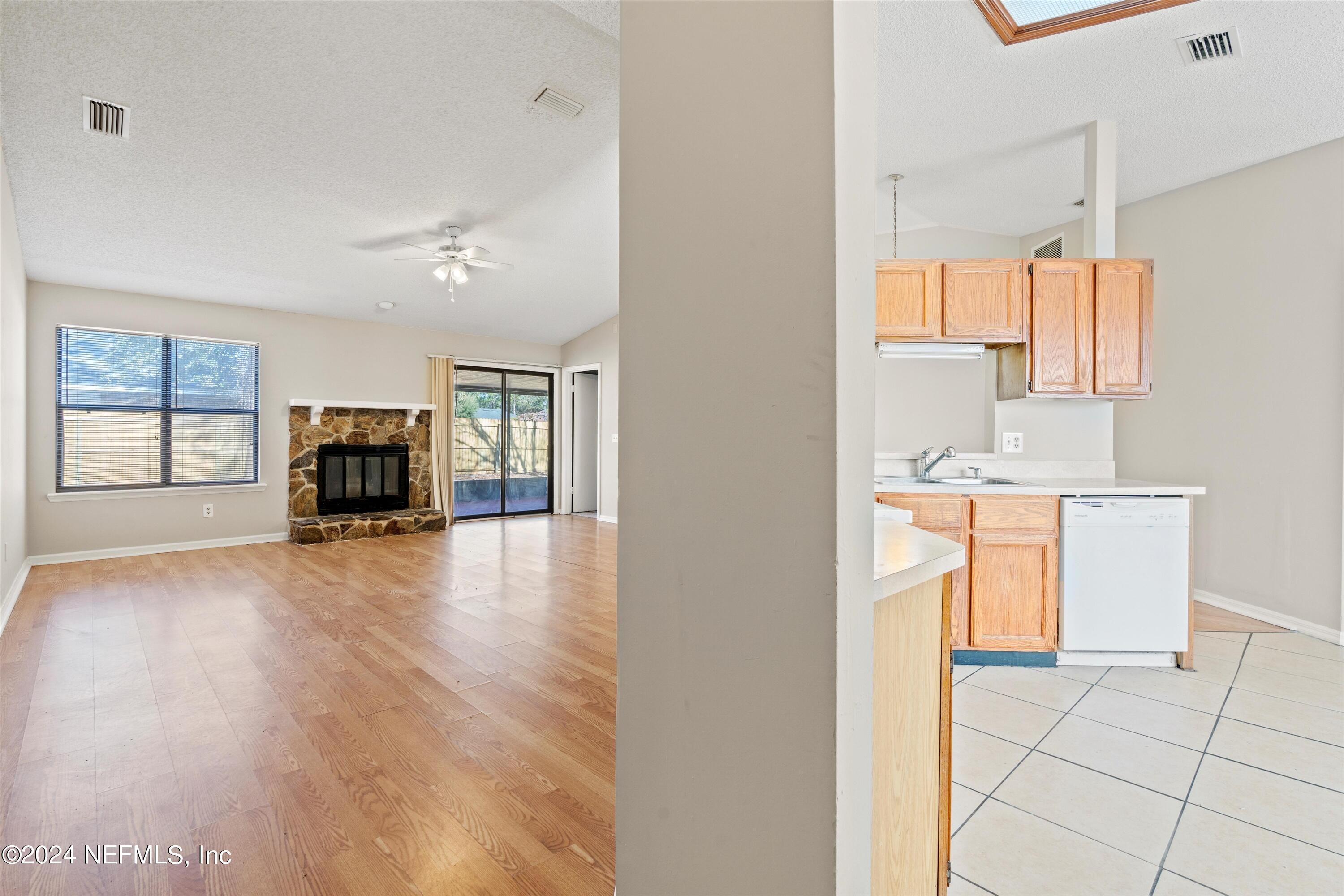 7955 DIAMOND LEAF Drive