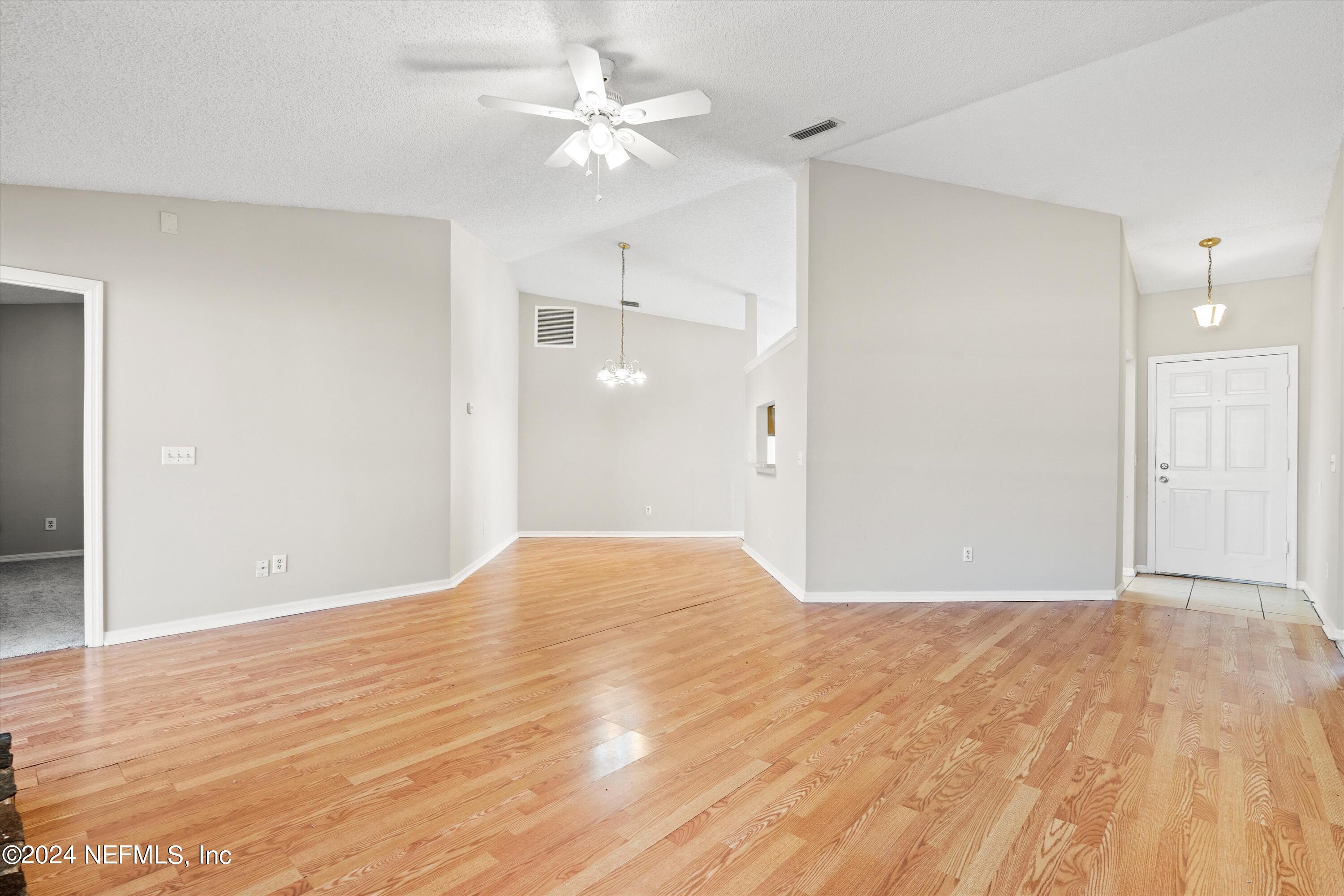 7955 DIAMOND LEAF Drive