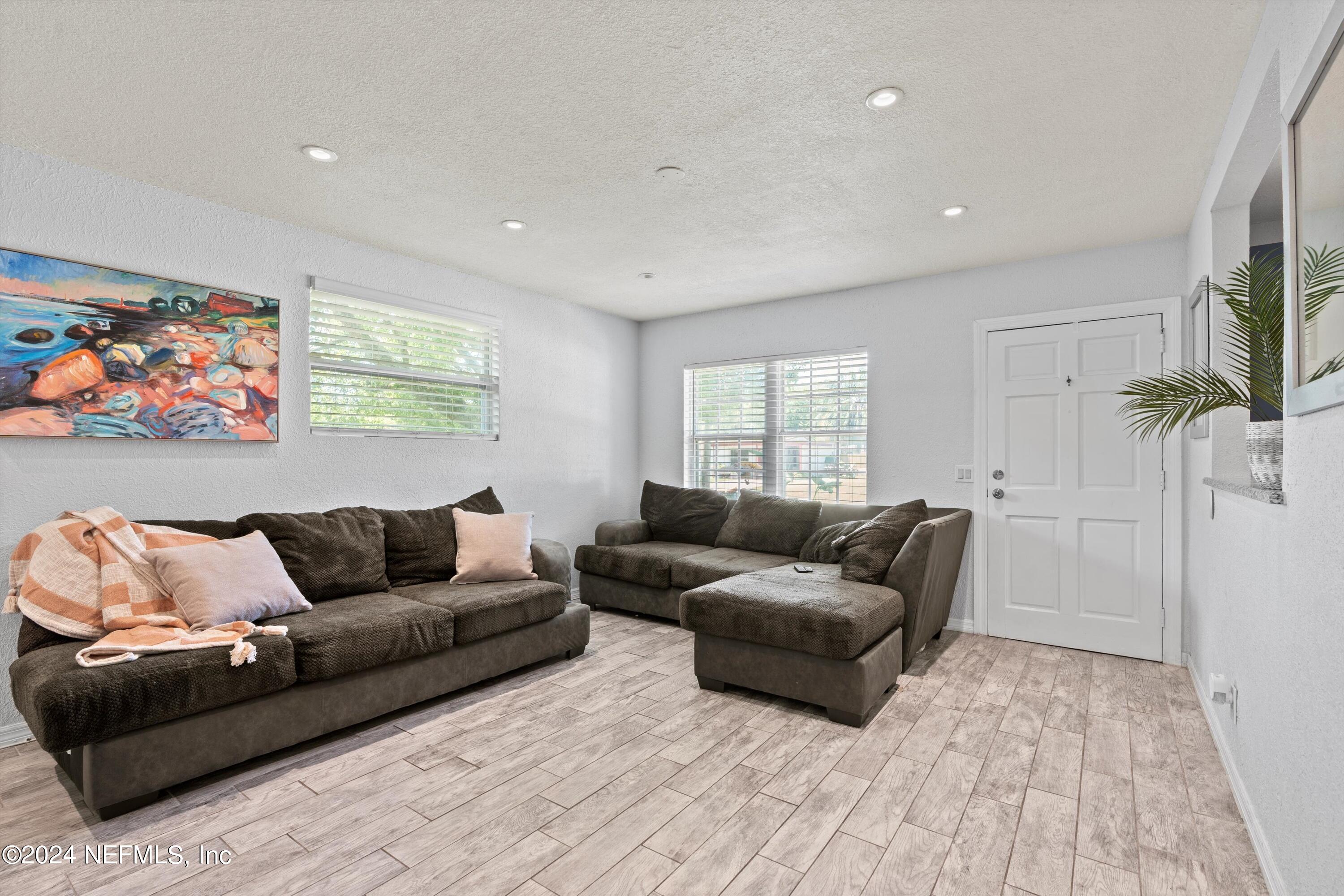1711 DIBBLE Circle E